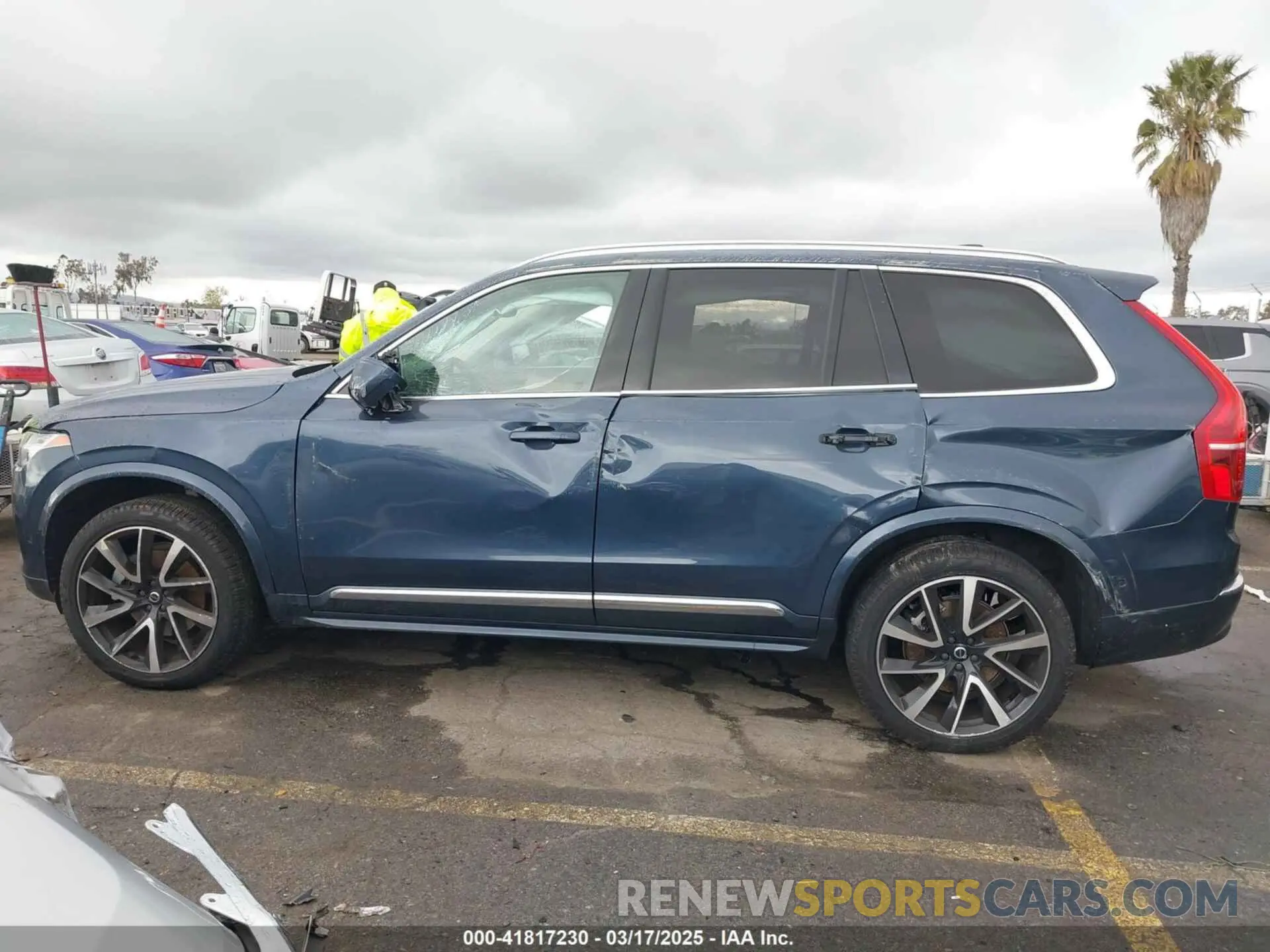 14 Photograph of a damaged car YV4062PN7P1958324 VOLVO XC90 2023