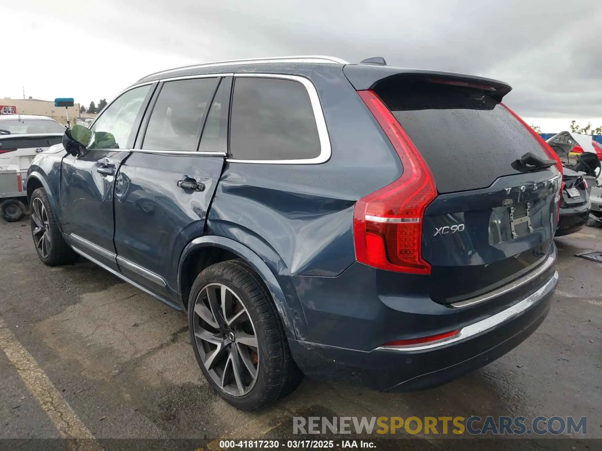 3 Photograph of a damaged car YV4062PN7P1958324 VOLVO XC90 2023