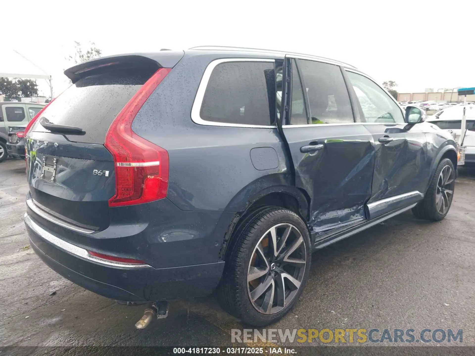 4 Photograph of a damaged car YV4062PN7P1958324 VOLVO XC90 2023
