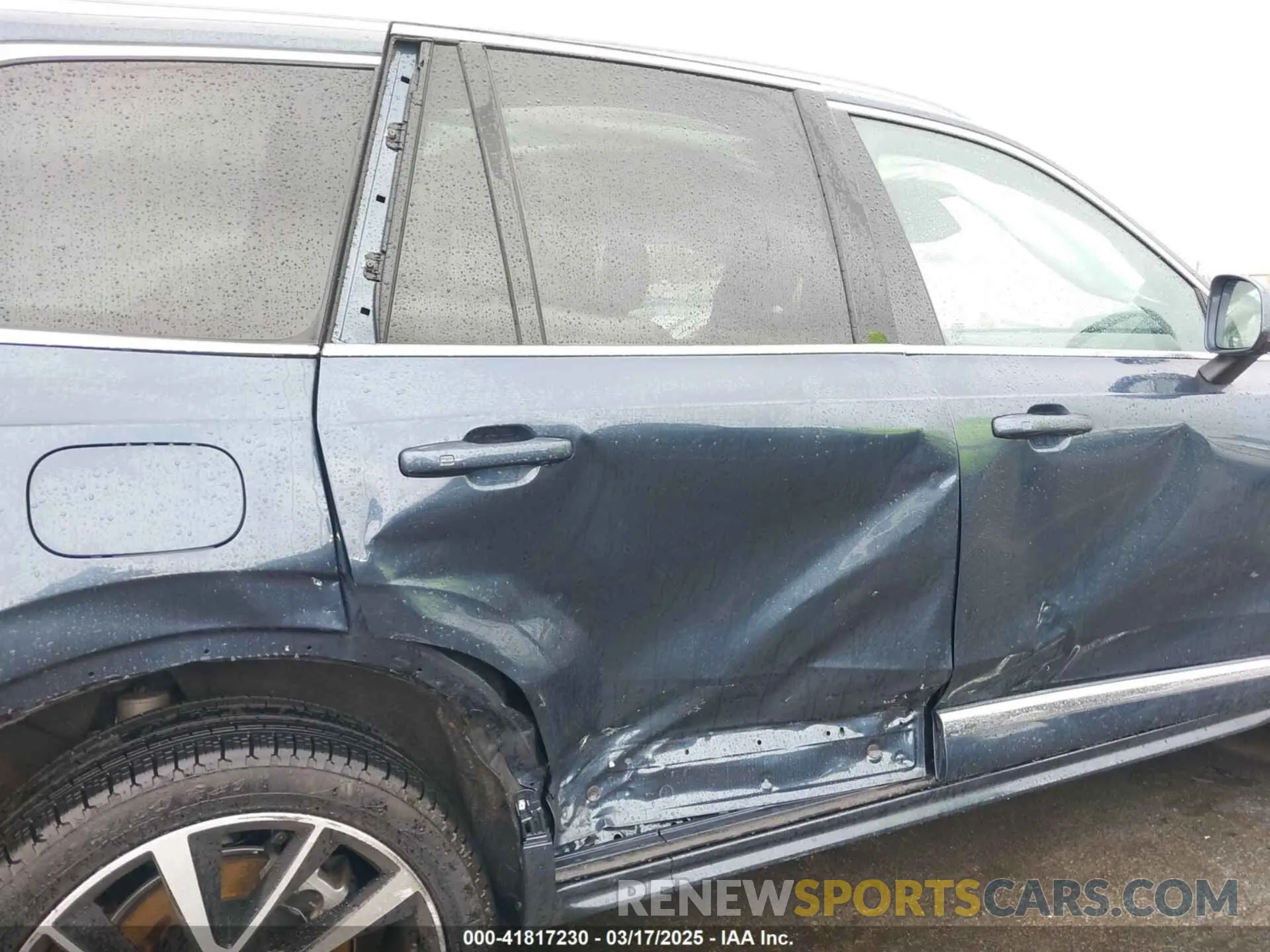 6 Photograph of a damaged car YV4062PN7P1958324 VOLVO XC90 2023