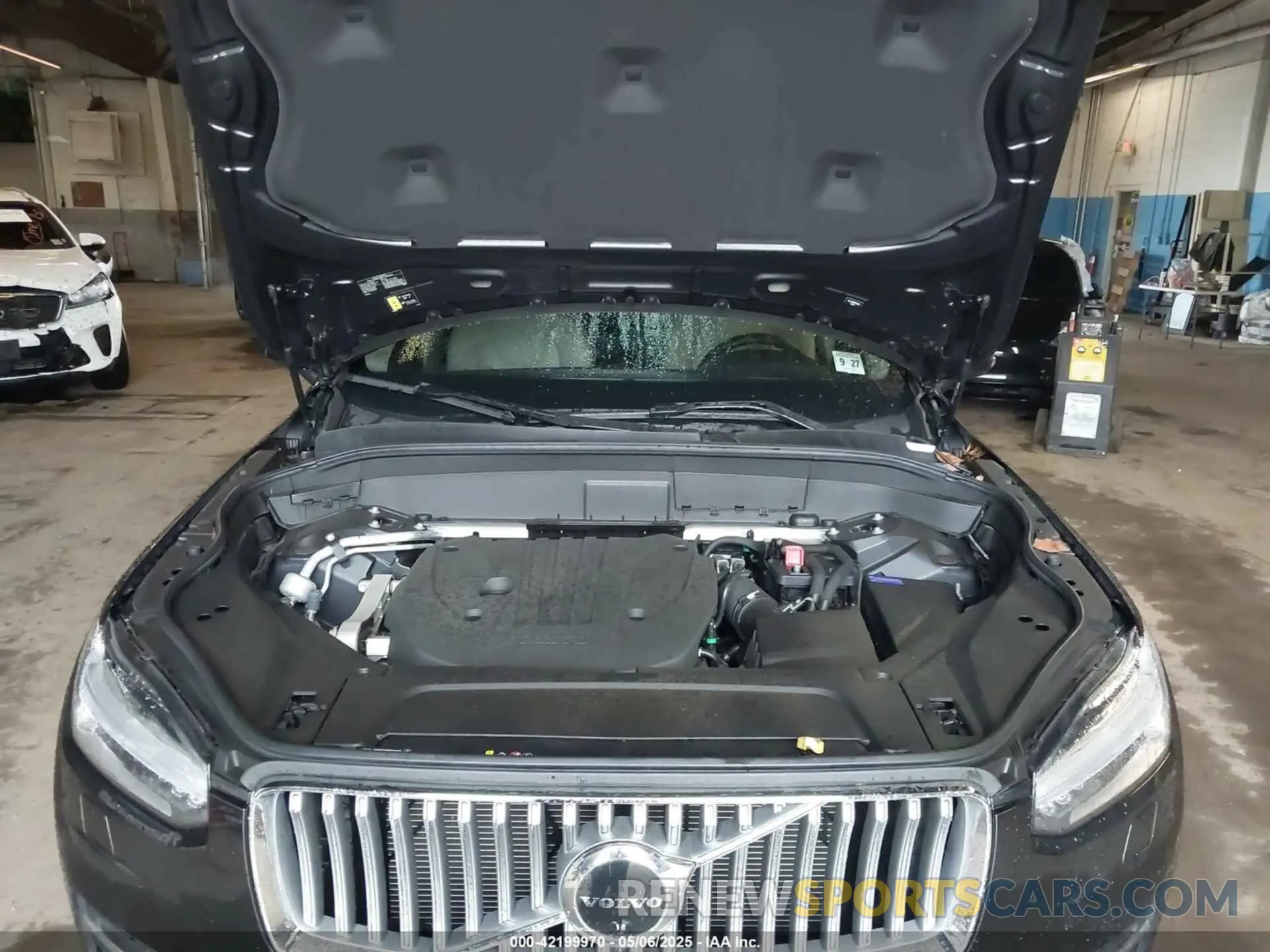 10 Photograph of a damaged car YV4L12PN0P1903242 VOLVO XC90 2023