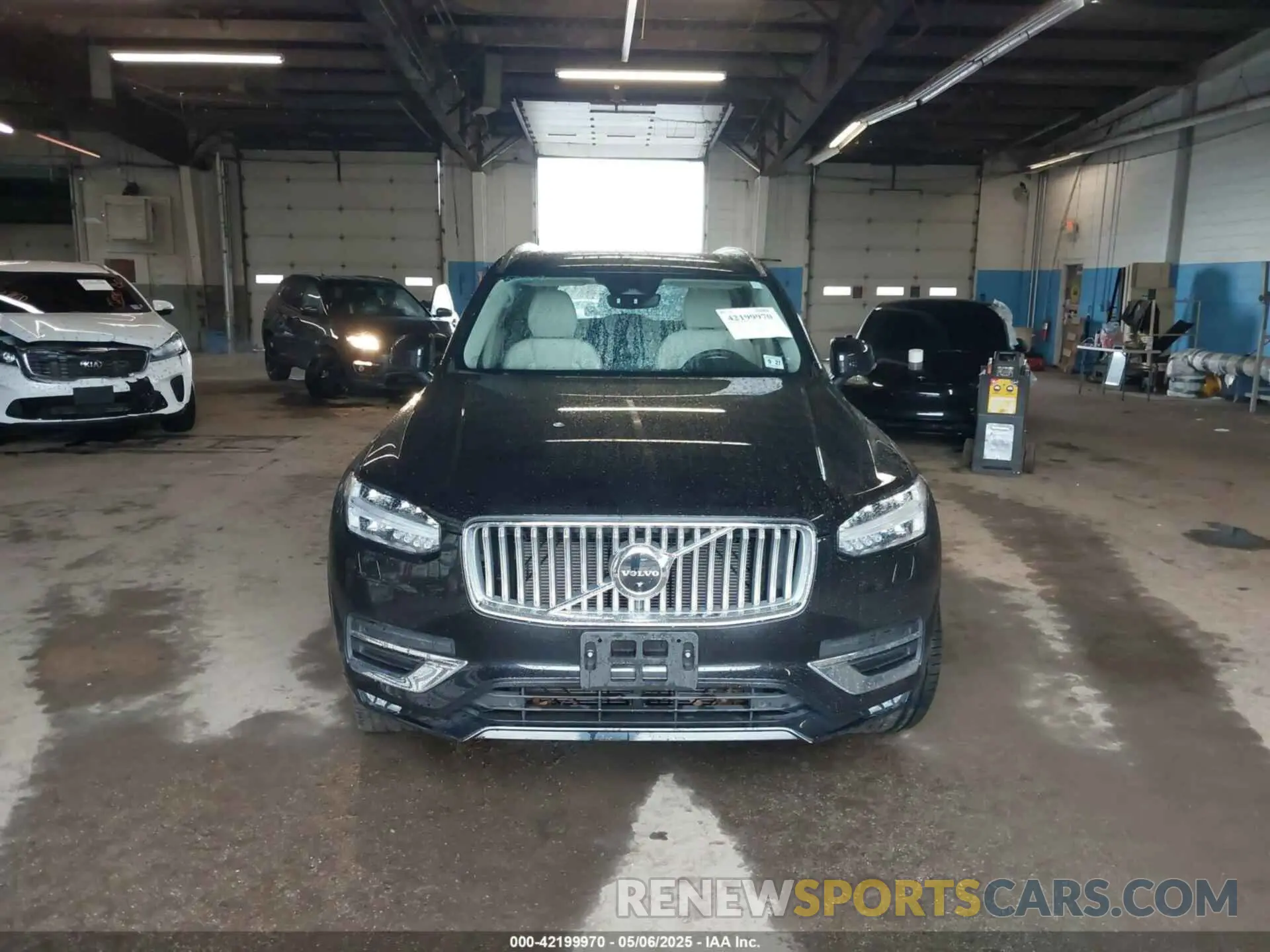12 Photograph of a damaged car YV4L12PN0P1903242 VOLVO XC90 2023