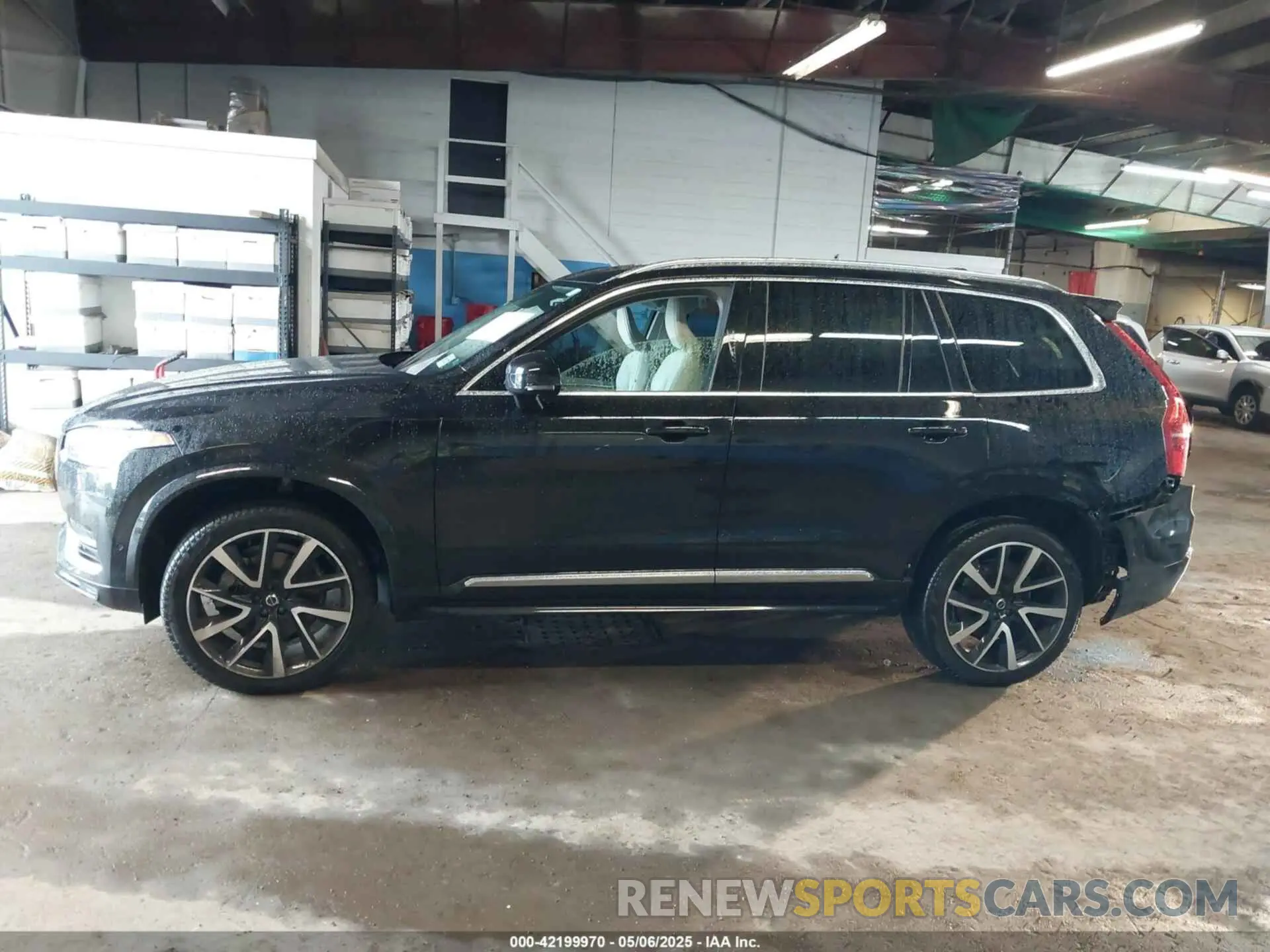 14 Photograph of a damaged car YV4L12PN0P1903242 VOLVO XC90 2023