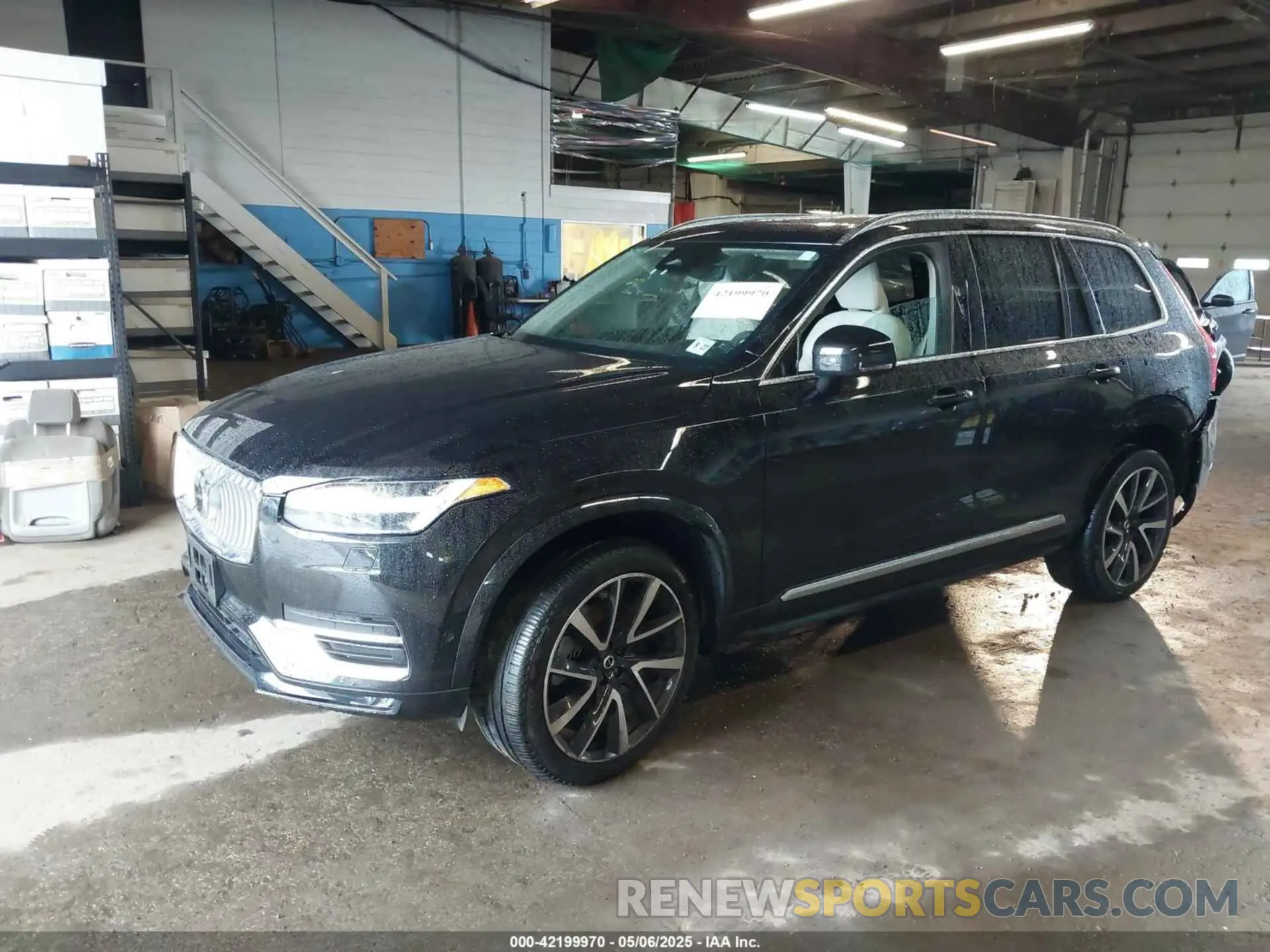 2 Photograph of a damaged car YV4L12PN0P1903242 VOLVO XC90 2023