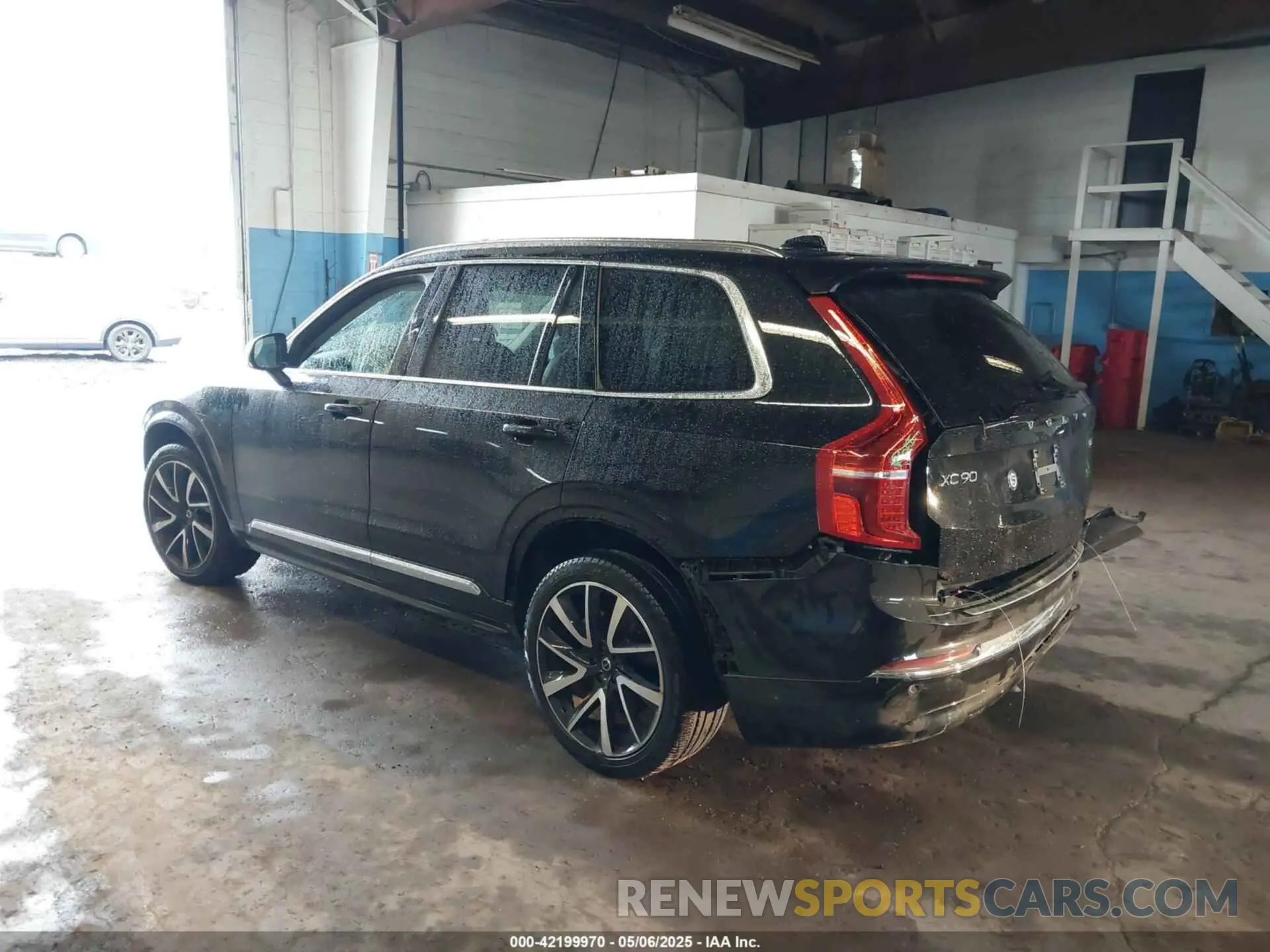 3 Photograph of a damaged car YV4L12PN0P1903242 VOLVO XC90 2023