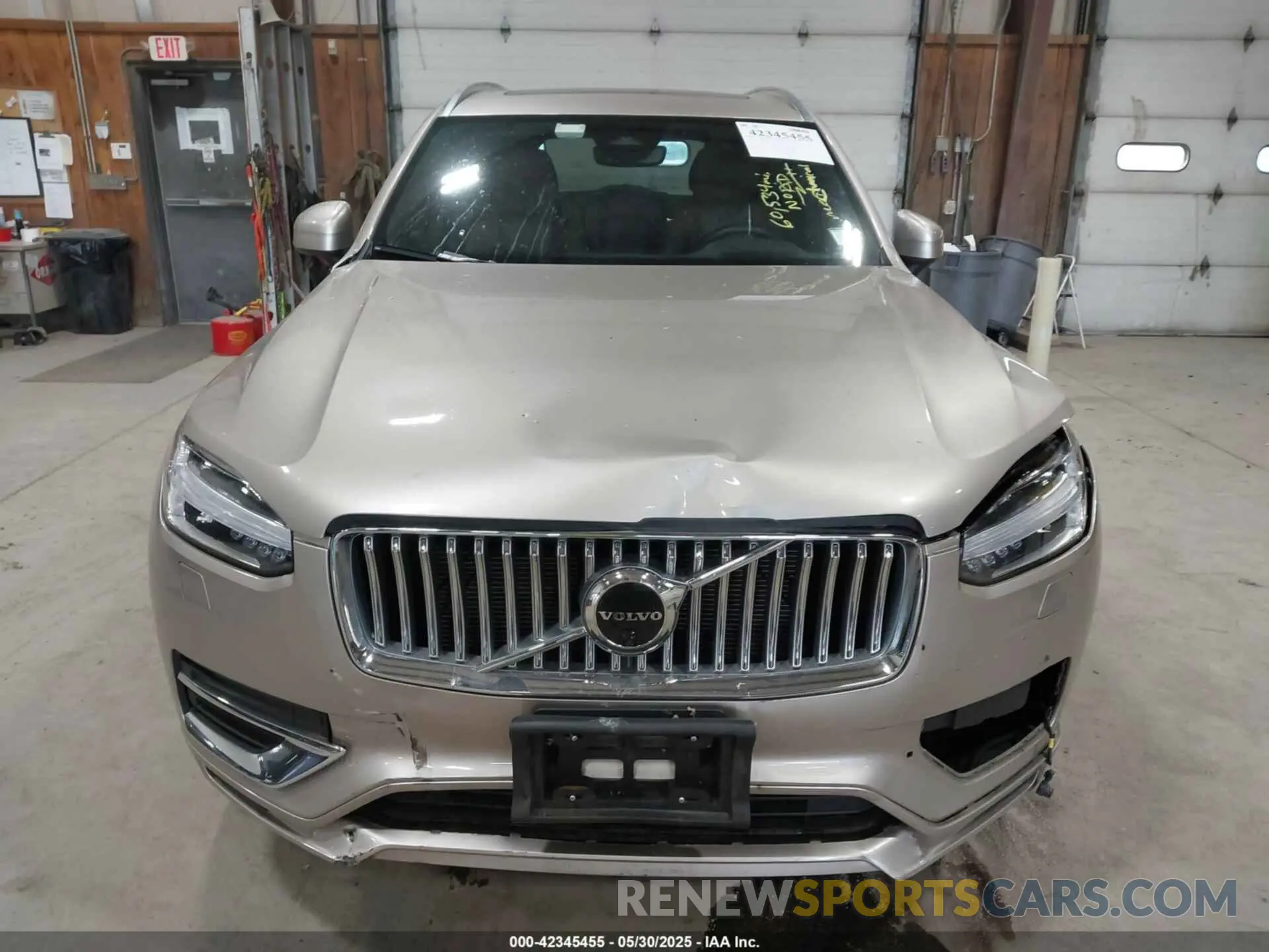 12 Photograph of a damaged car YV4L12PN7P1910947 VOLVO XC90 2023