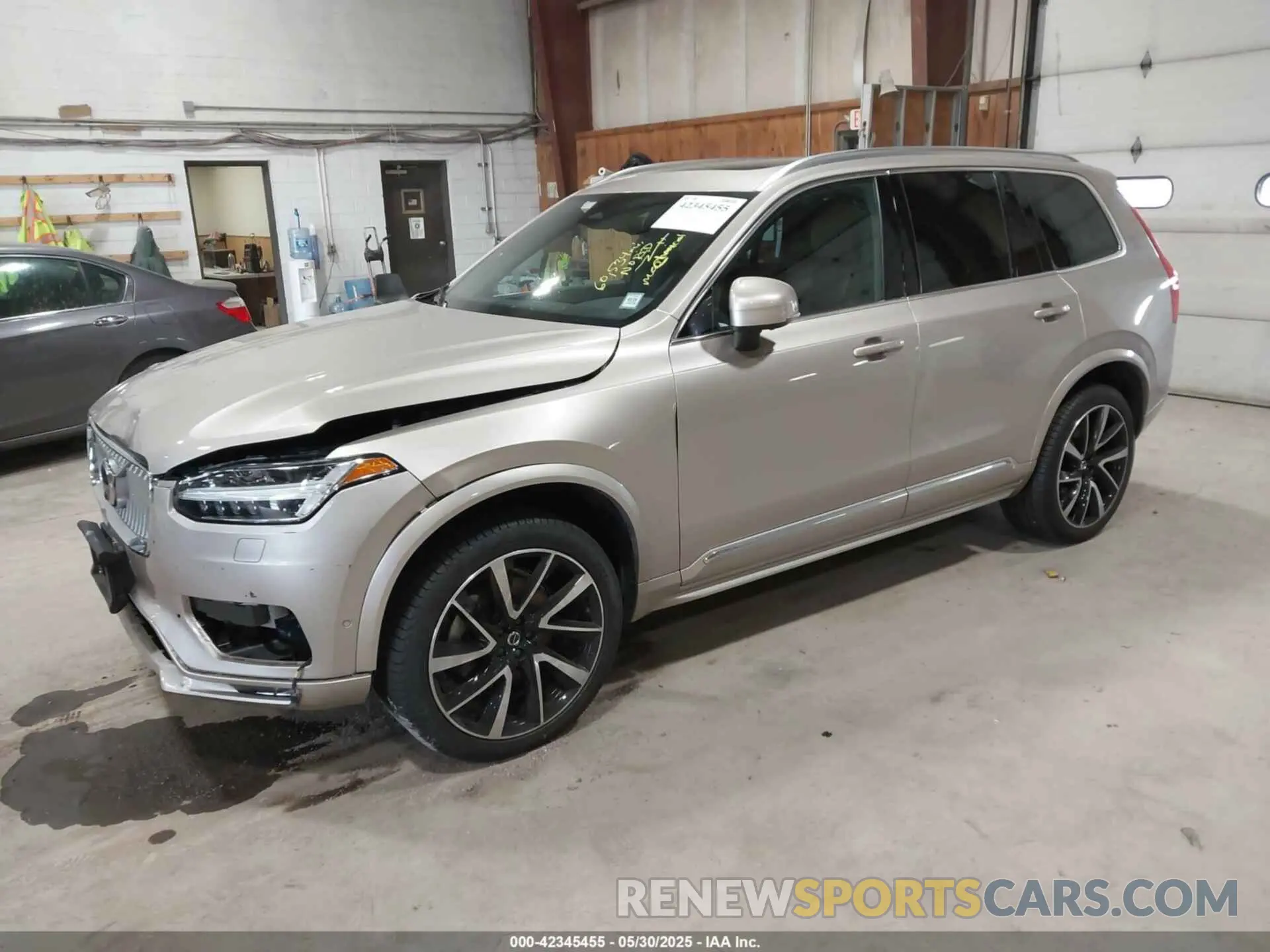 2 Photograph of a damaged car YV4L12PN7P1910947 VOLVO XC90 2023