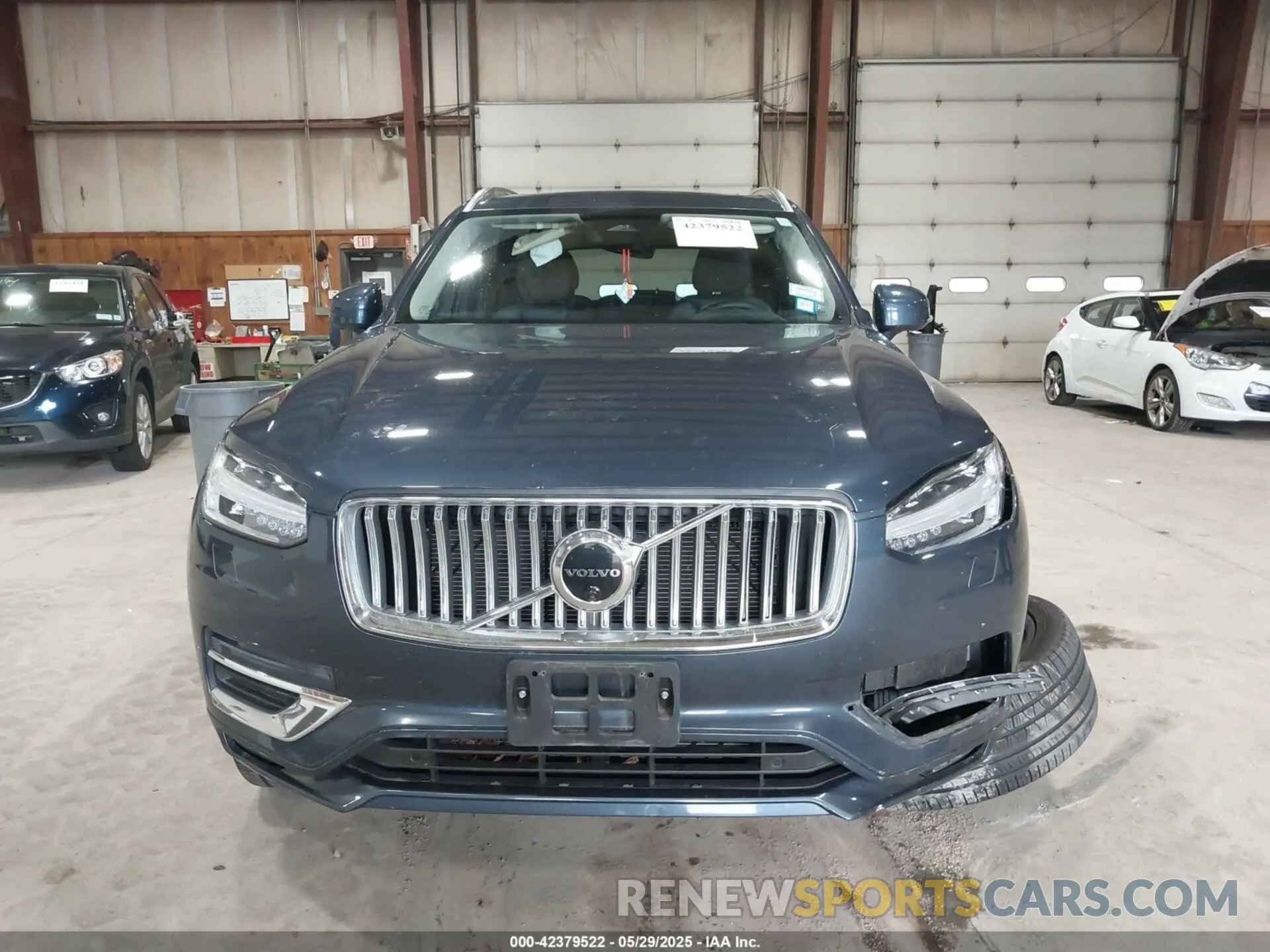 13 Photograph of a damaged car YV4L12PN8P1927899 VOLVO XC90 2023