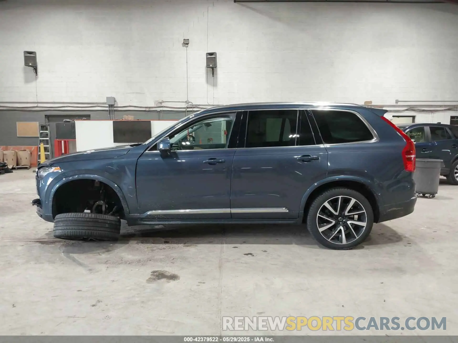 15 Photograph of a damaged car YV4L12PN8P1927899 VOLVO XC90 2023