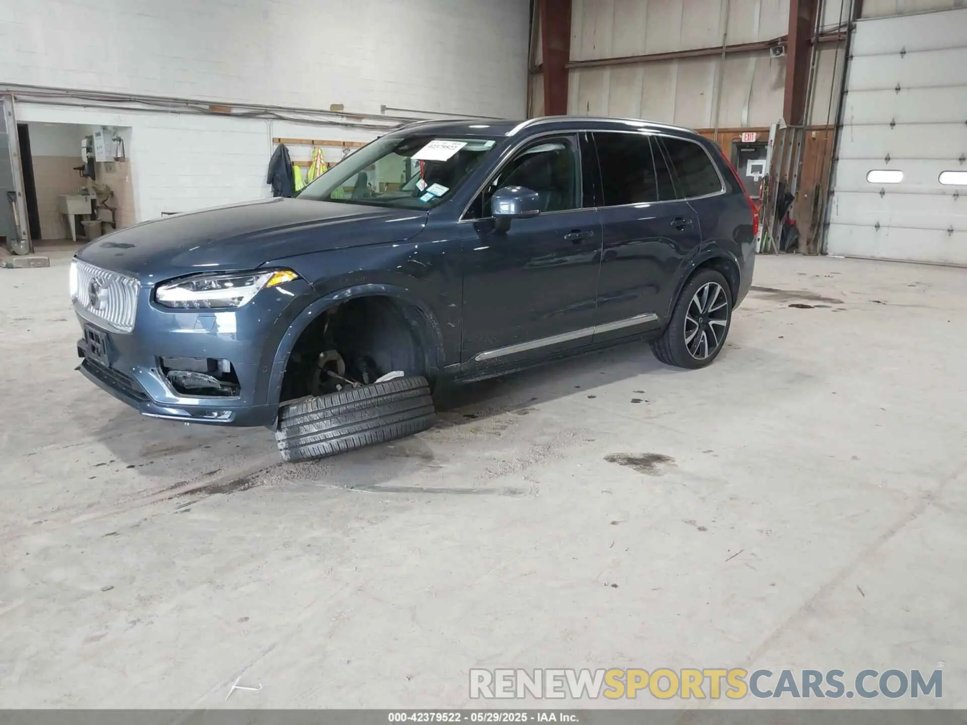 2 Photograph of a damaged car YV4L12PN8P1927899 VOLVO XC90 2023