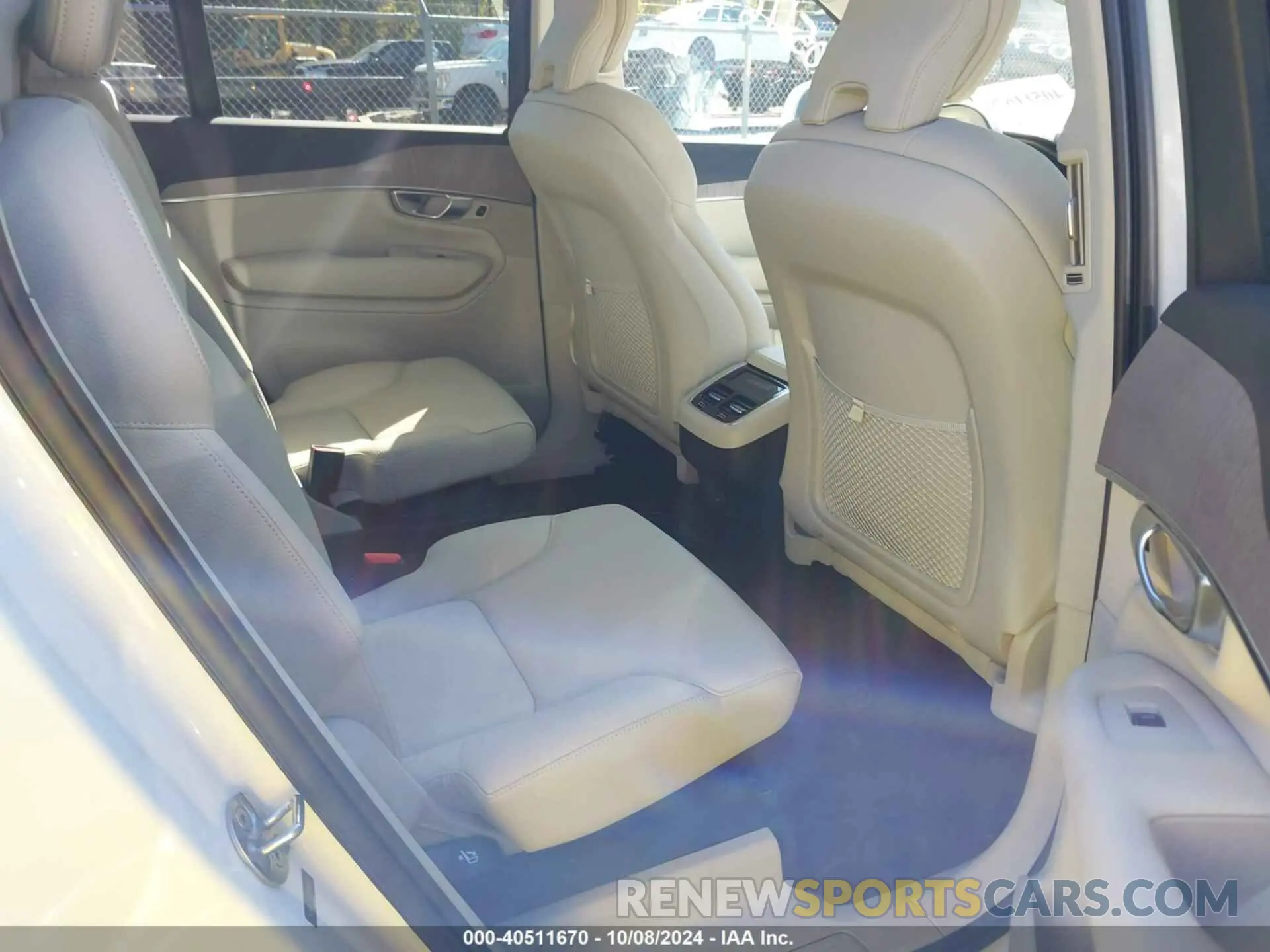 8 Photograph of a damaged car YV4062JE6R1188449 VOLVO XC90 2024