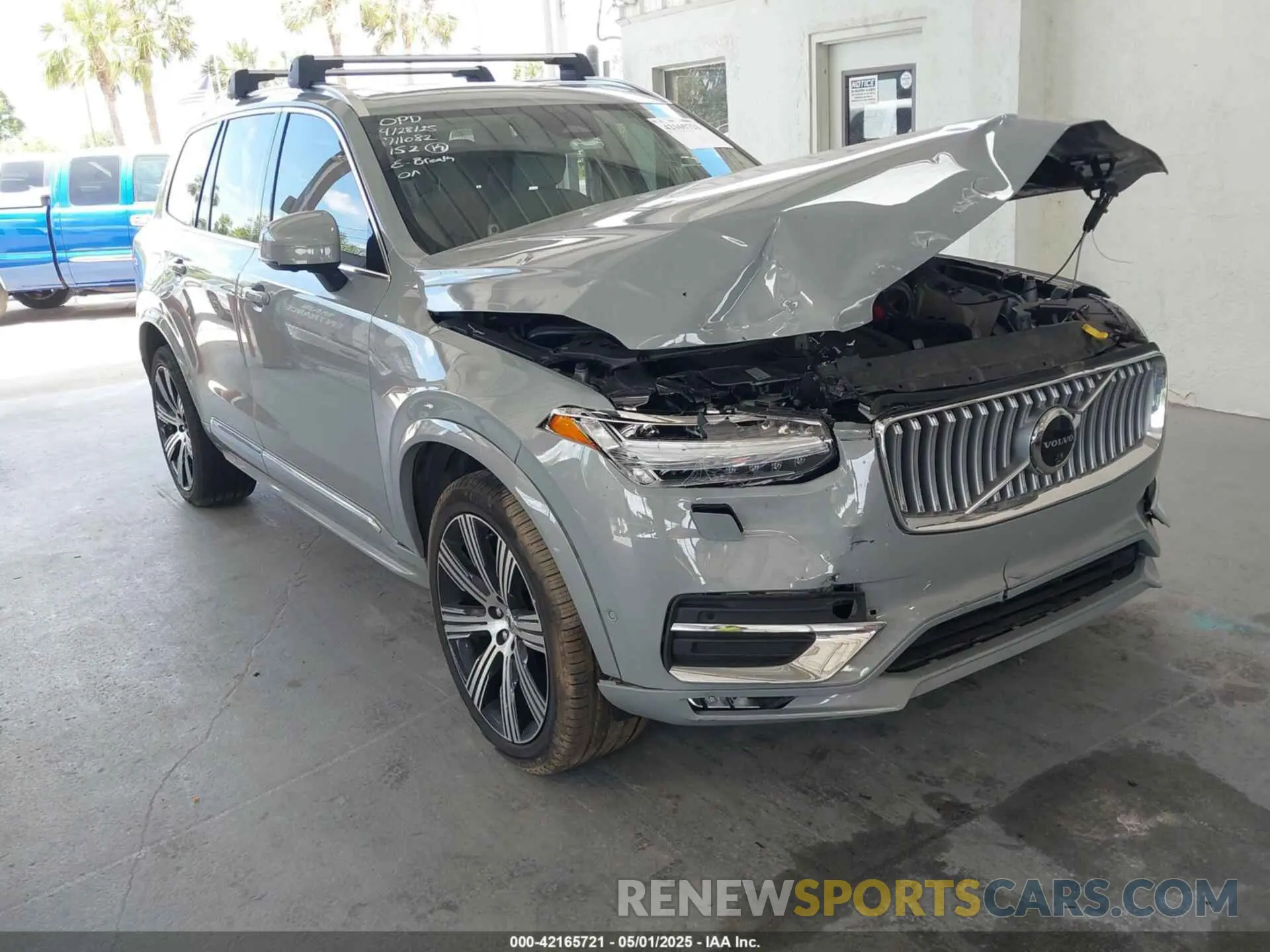 1 Photograph of a damaged car YV4062JEXR1201106 VOLVO XC90 2024