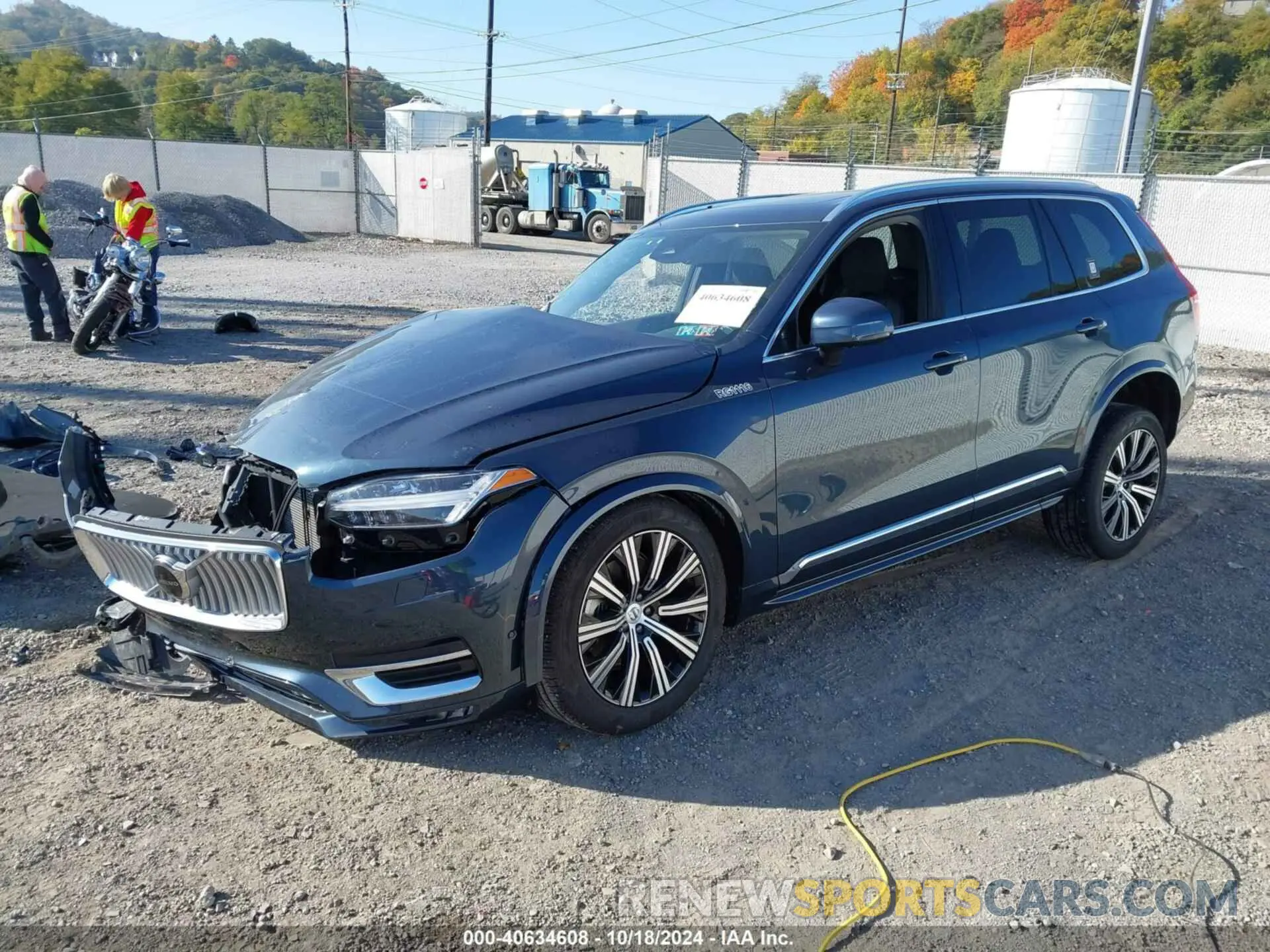 2 Photograph of a damaged car YV4062PE2R1181831 VOLVO XC90 2024