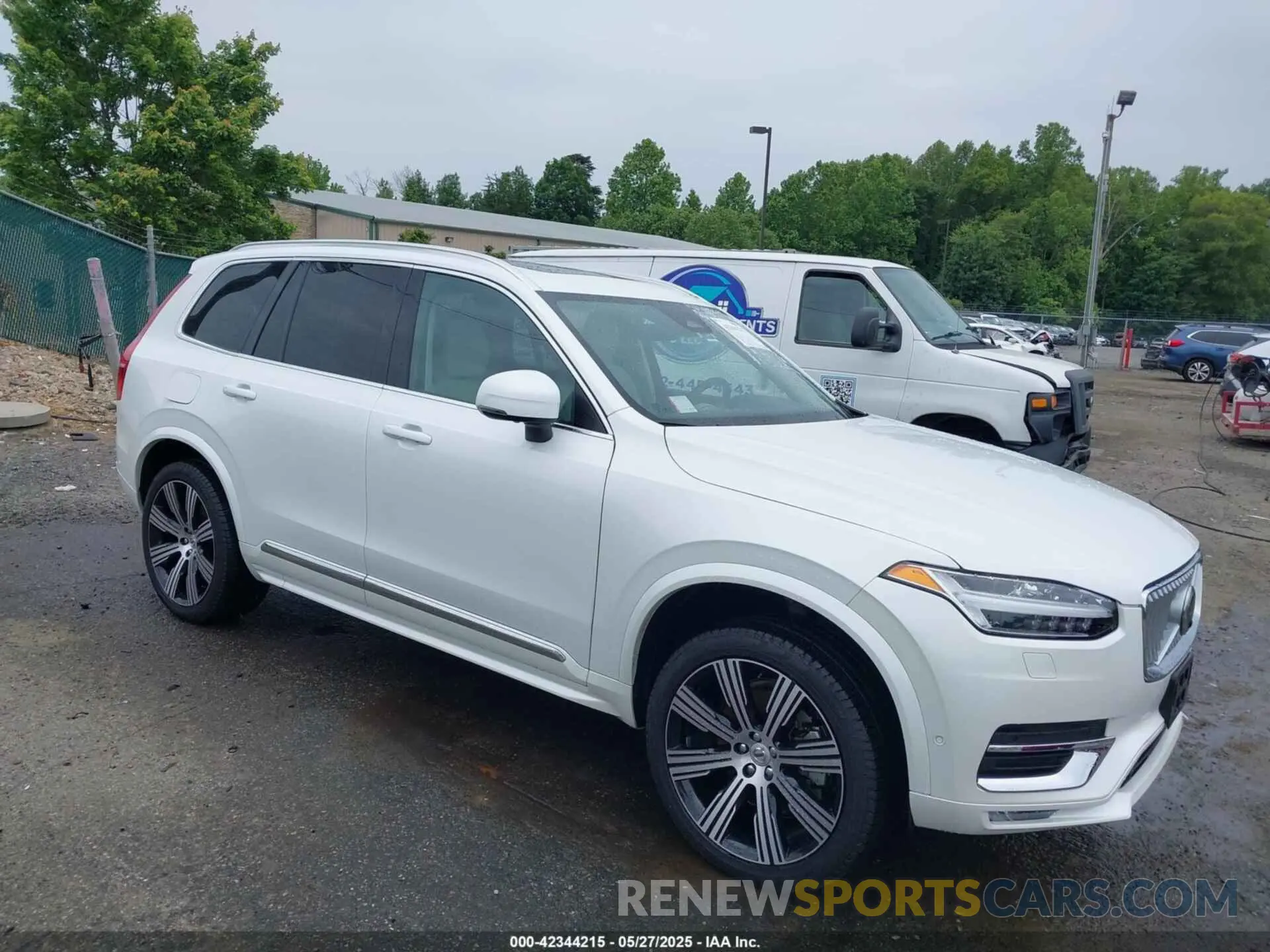 1 Photograph of a damaged car YV4062PE3R1181627 VOLVO XC90 2024