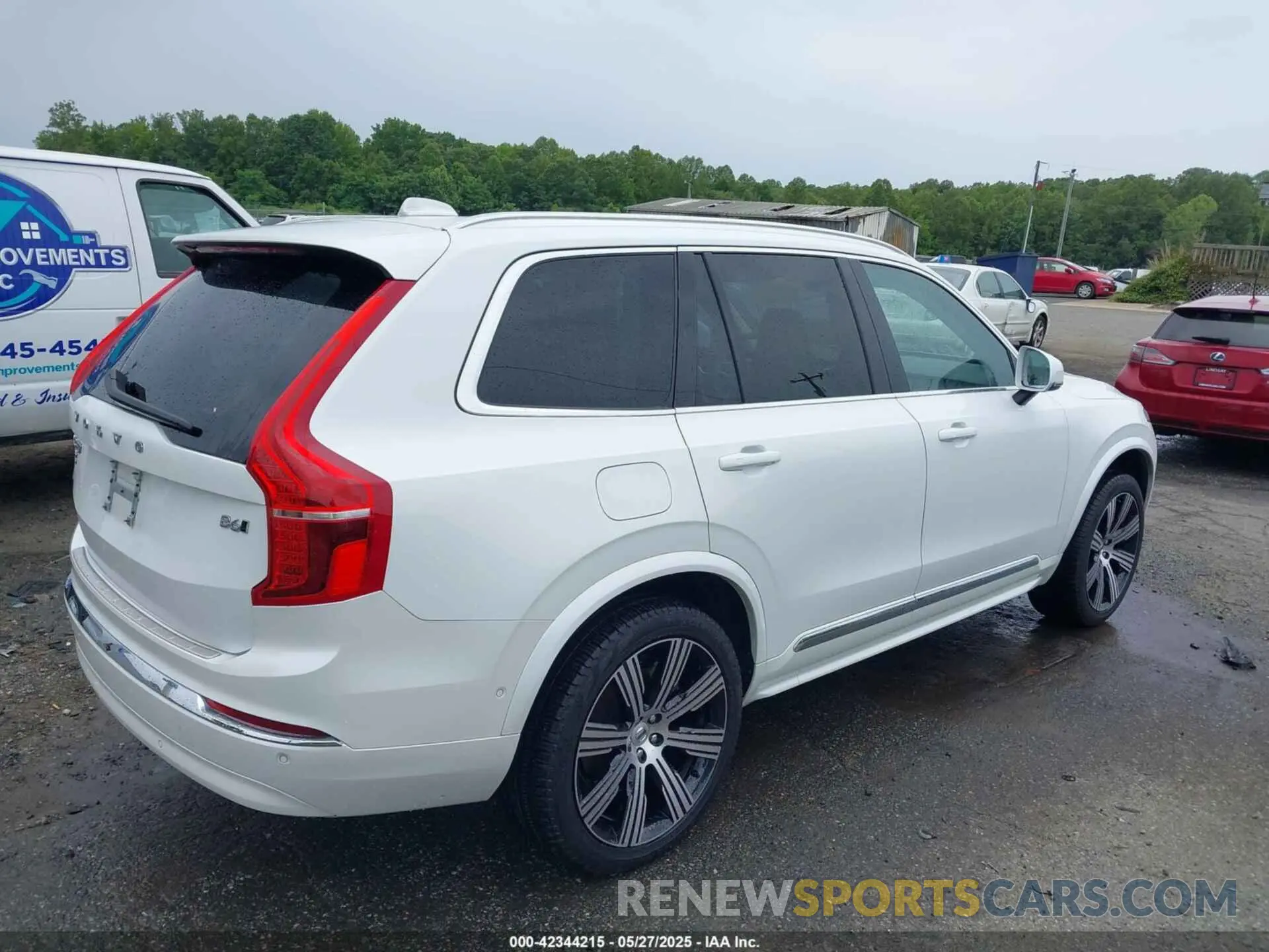 4 Photograph of a damaged car YV4062PE3R1181627 VOLVO XC90 2024