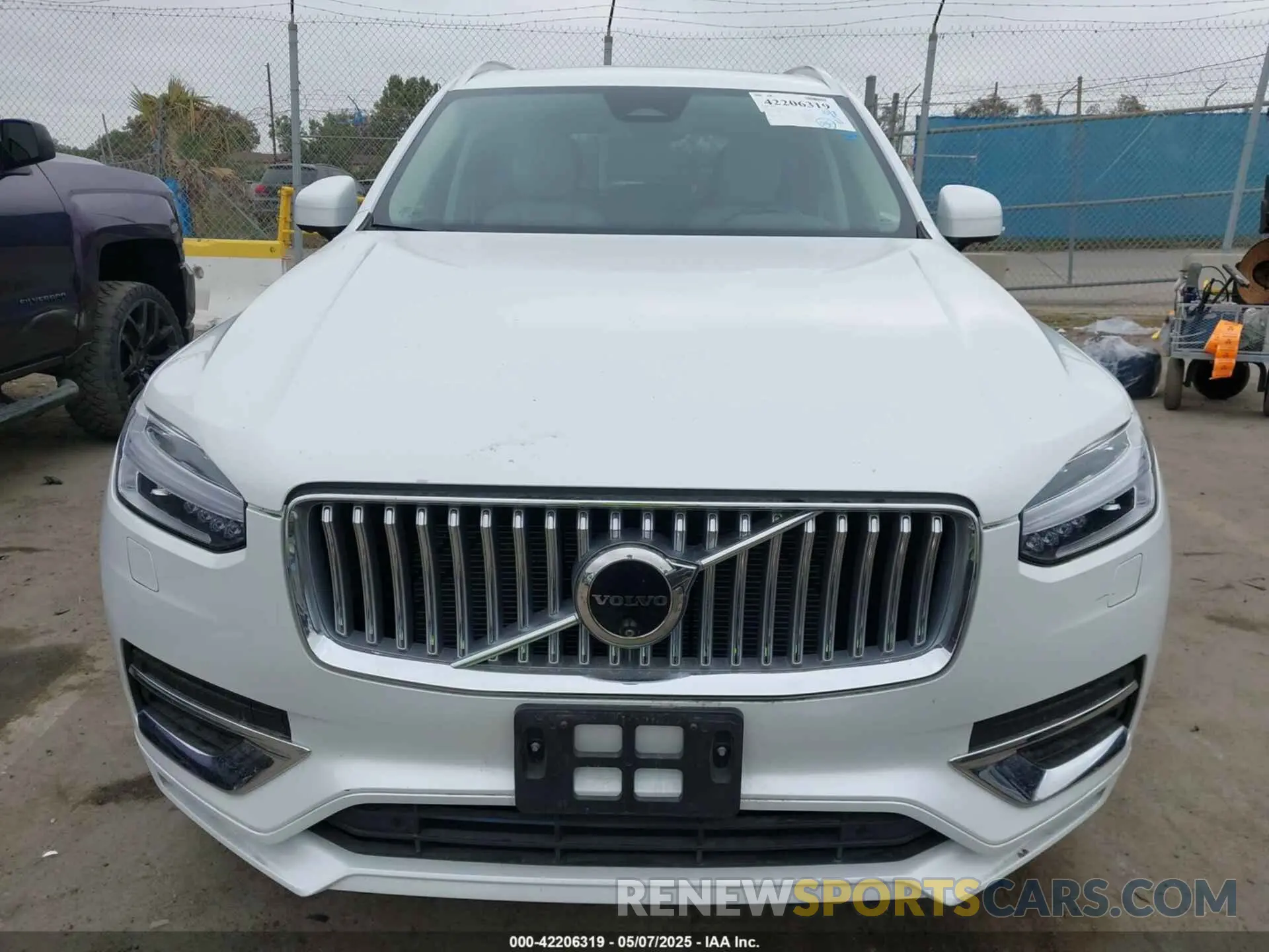 12 Photograph of a damaged car YV4062PE4R1146319 VOLVO XC90 2024