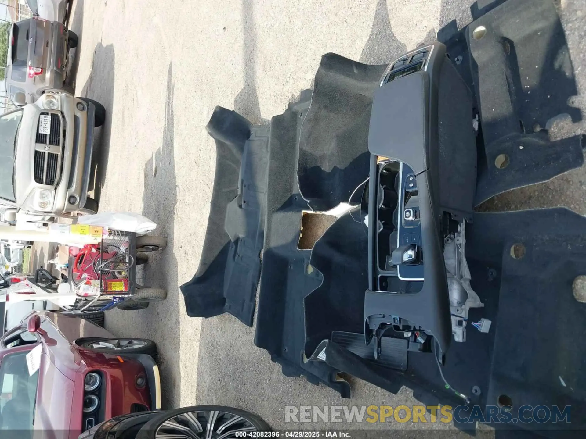 15 Photograph of a damaged car YV4062PE4R1221441 VOLVO XC90 2024