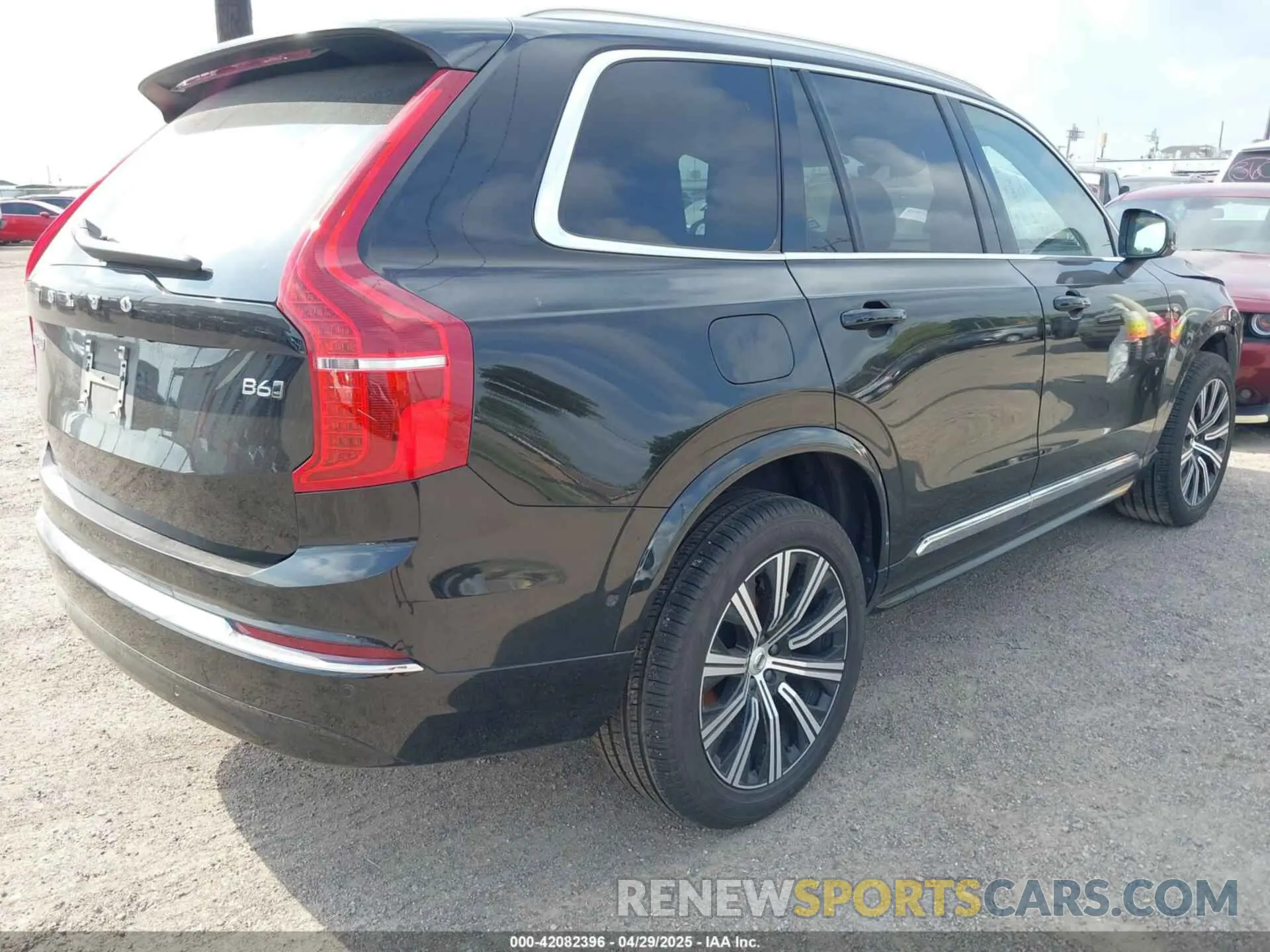 4 Photograph of a damaged car YV4062PE4R1221441 VOLVO XC90 2024