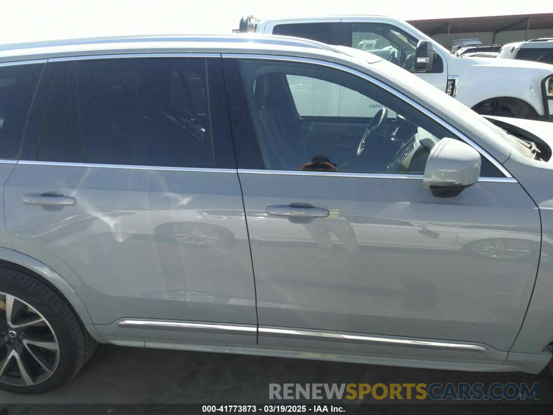 14 Photograph of a damaged car YV4062PEXR1234128 VOLVO XC90 2024