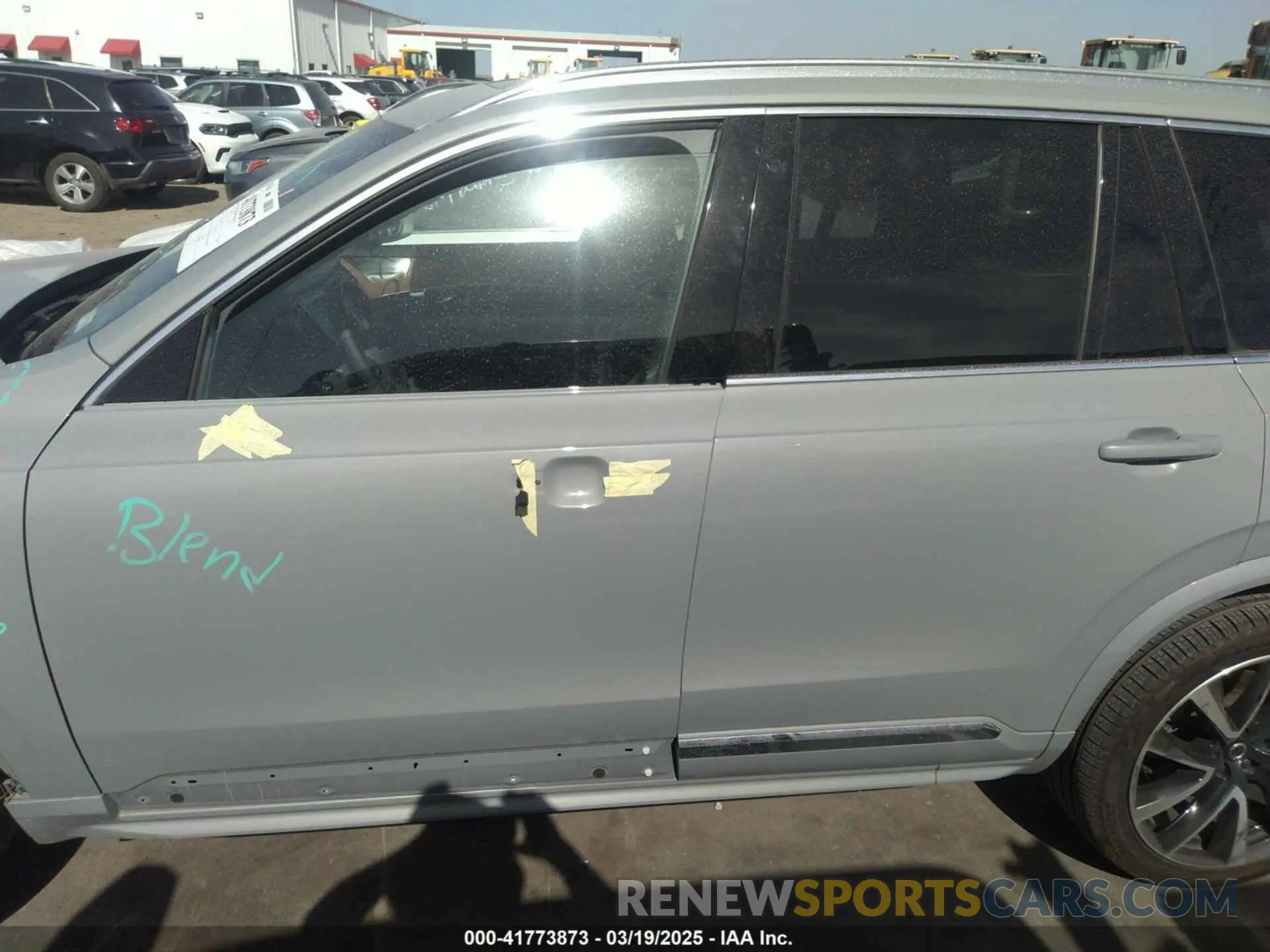 15 Photograph of a damaged car YV4062PEXR1234128 VOLVO XC90 2024