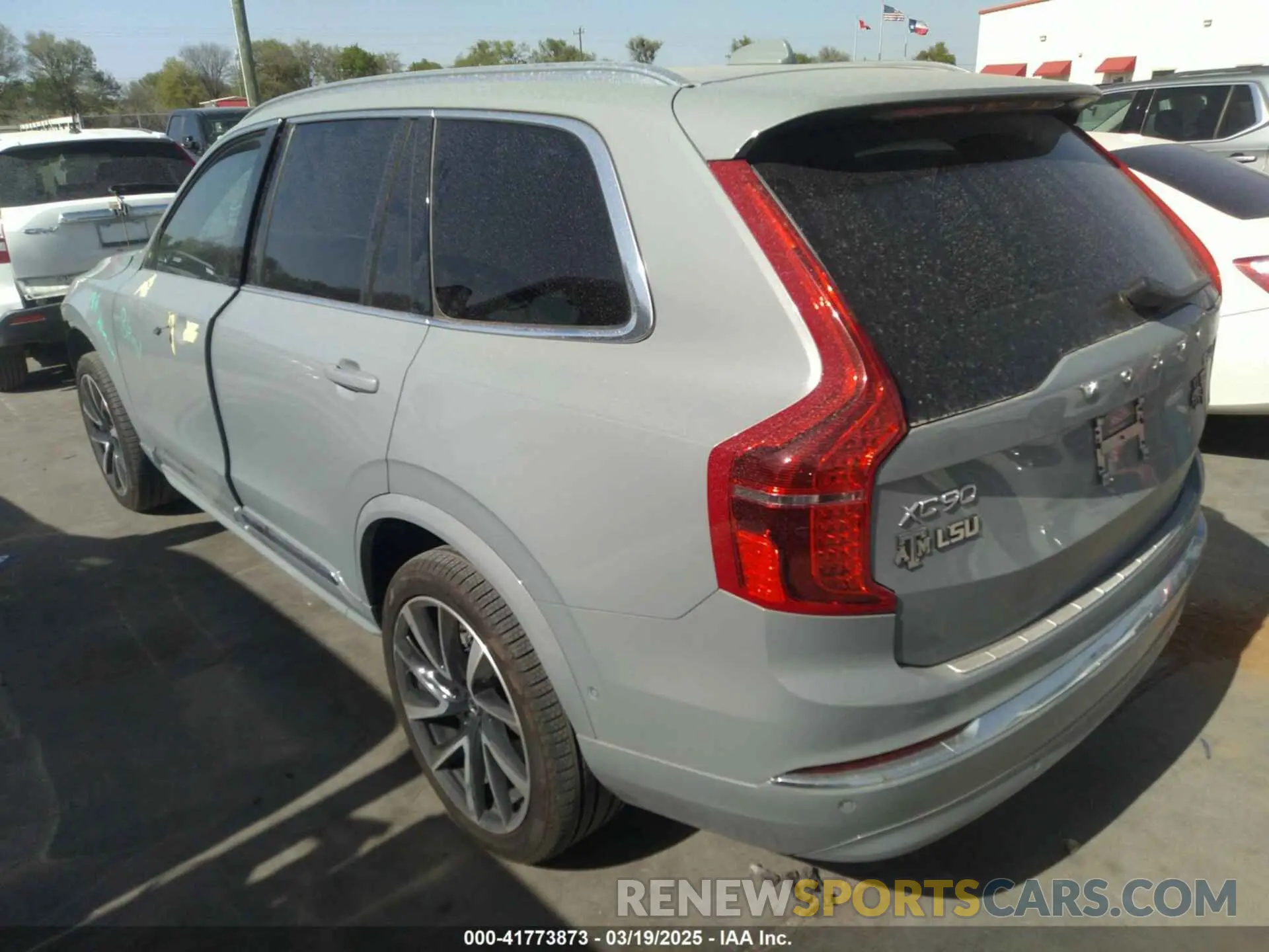 3 Photograph of a damaged car YV4062PEXR1234128 VOLVO XC90 2024