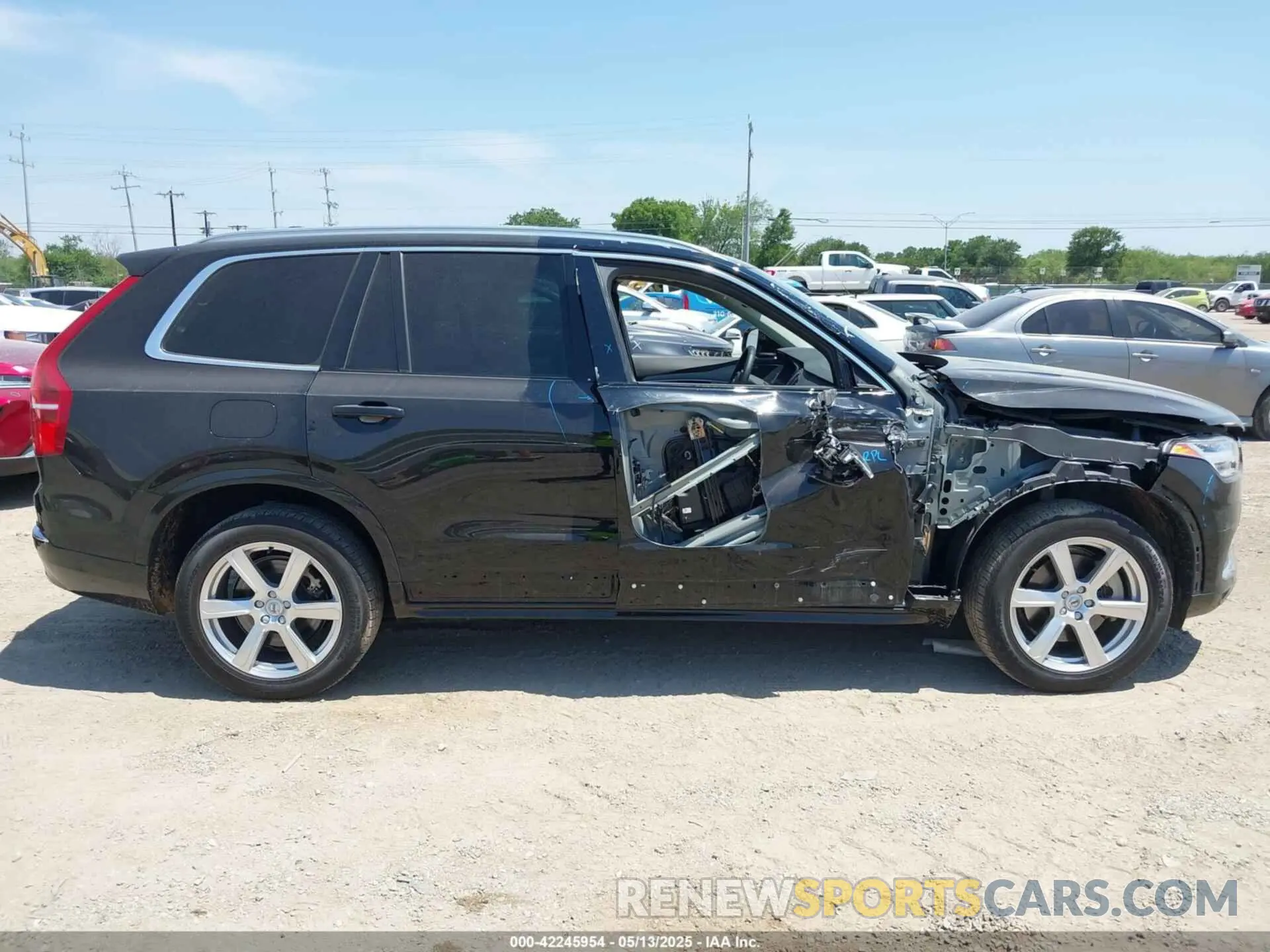 14 Photograph of a damaged car YV4L12PK0R1165211 VOLVO XC90 2024