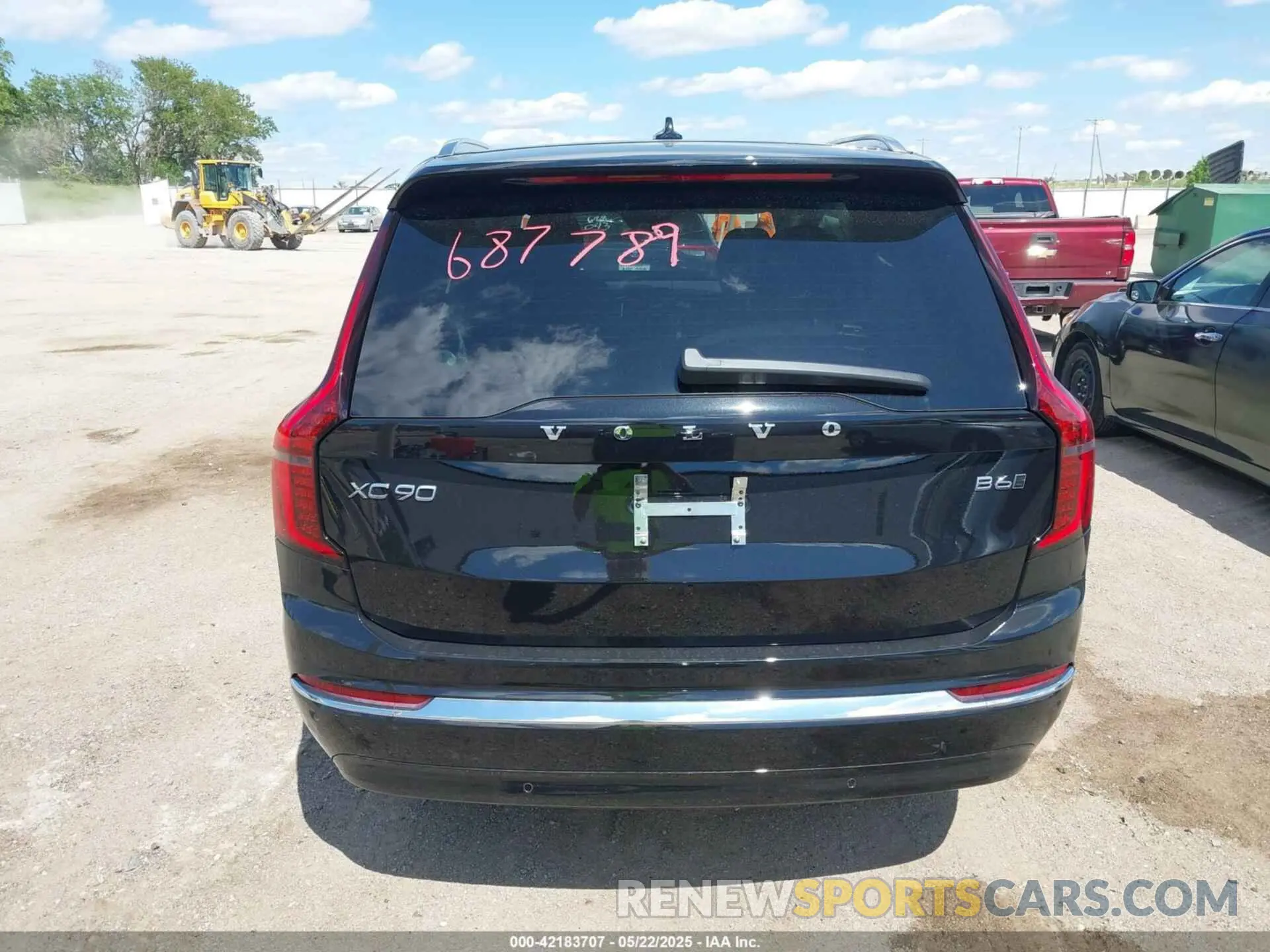 17 Photograph of a damaged car YV4062JB6S1373774 VOLVO XC90 2025