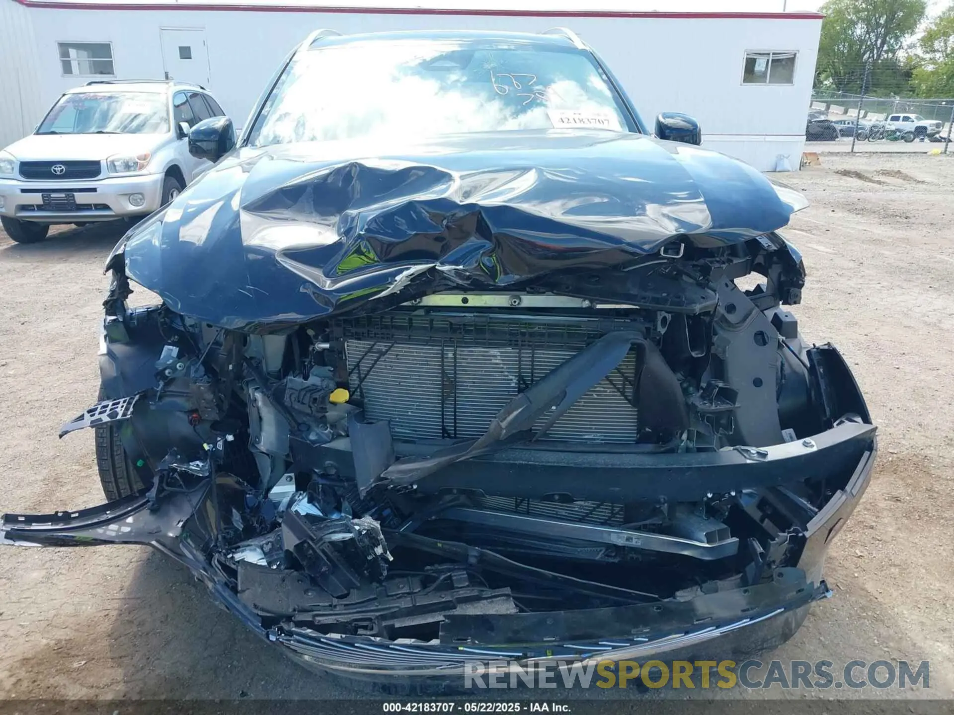 6 Photograph of a damaged car YV4062JB6S1373774 VOLVO XC90 2025