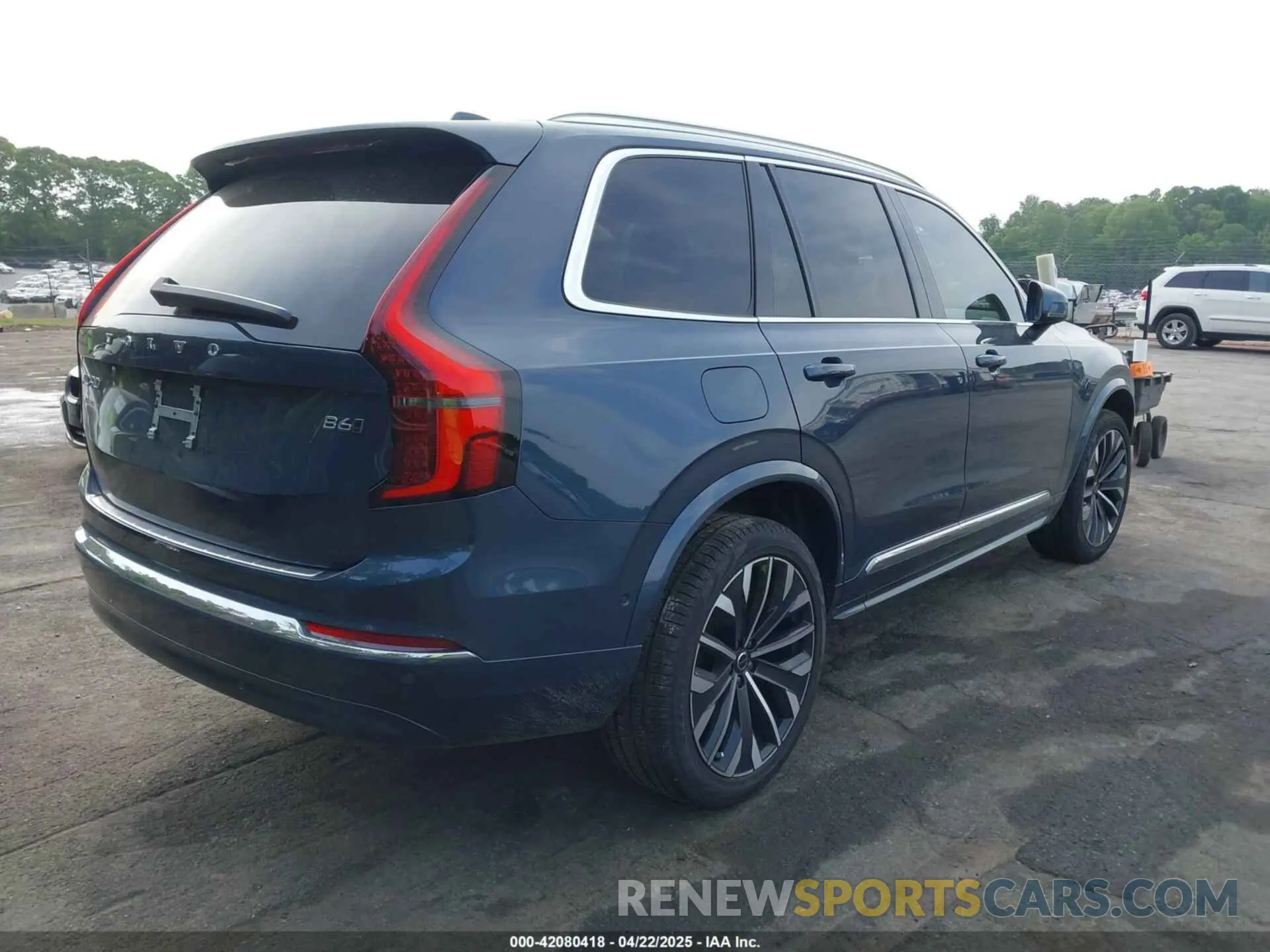 4 Photograph of a damaged car YV4062PG4S1349248 VOLVO XC90 2025