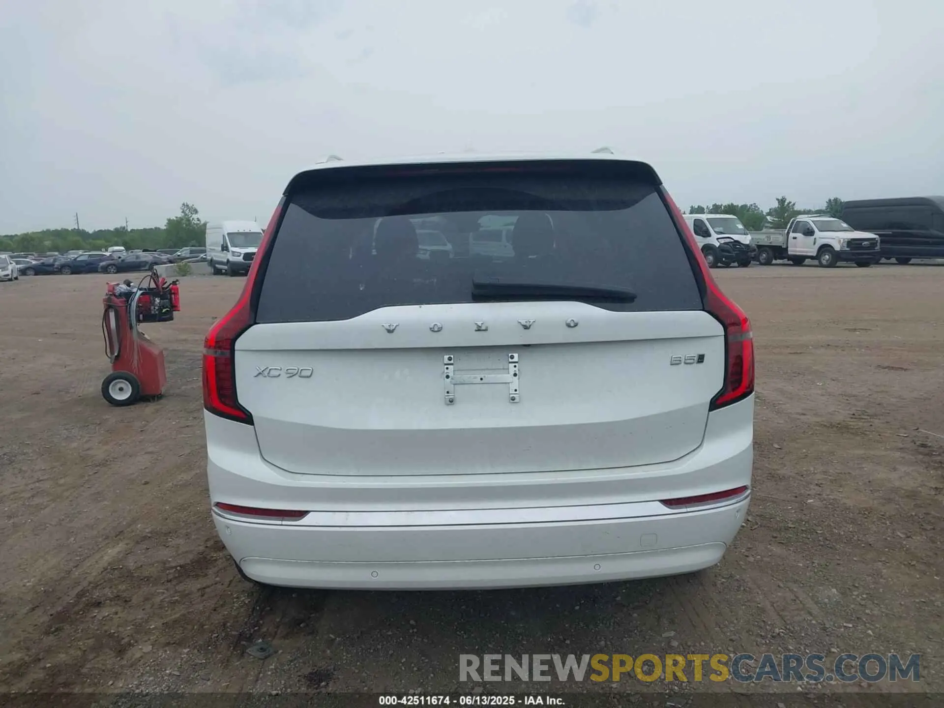 16 Photograph of a damaged car YV4M12PB3S1369804 VOLVO XC90 2025