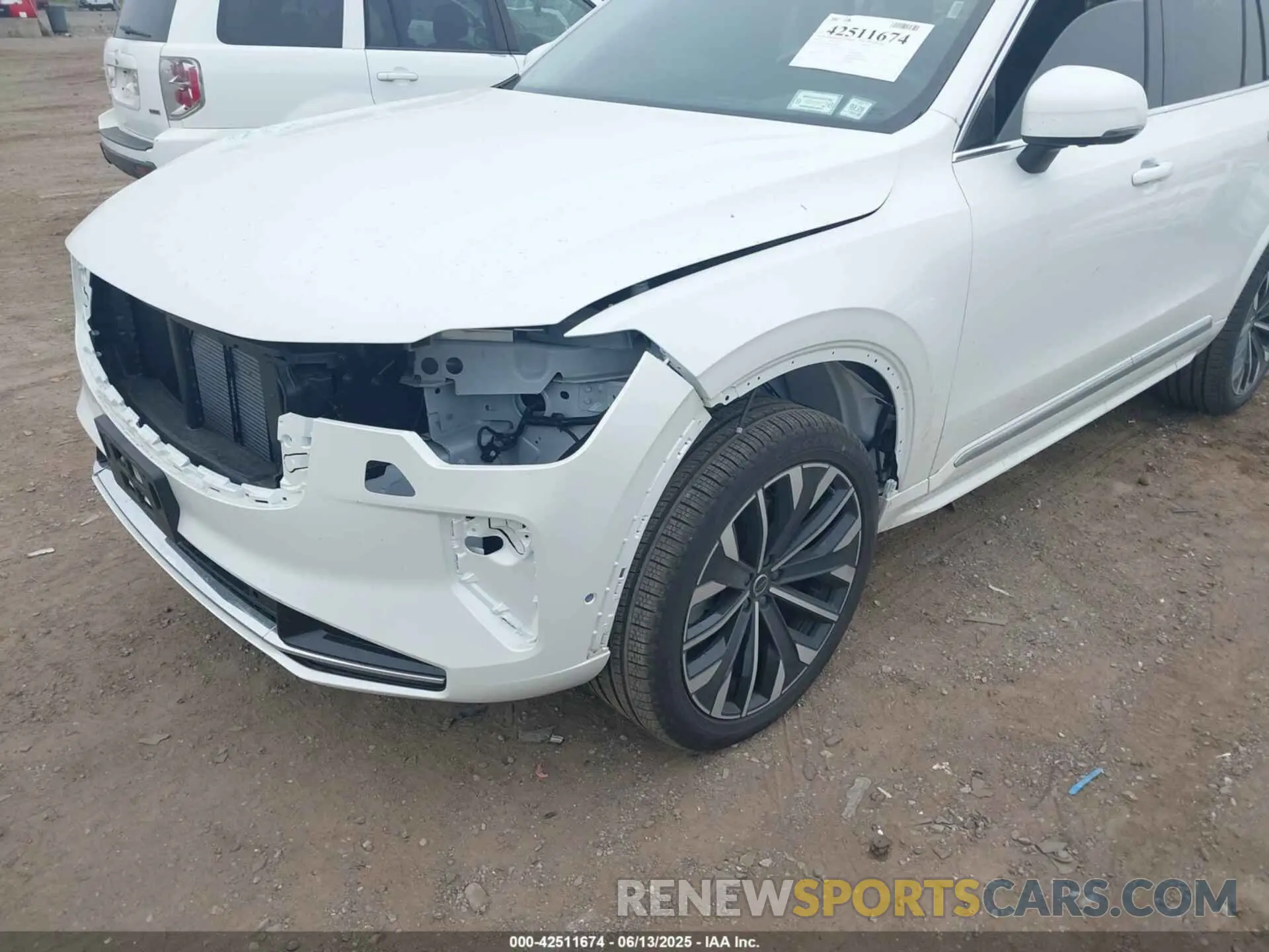 18 Photograph of a damaged car YV4M12PB3S1369804 VOLVO XC90 2025