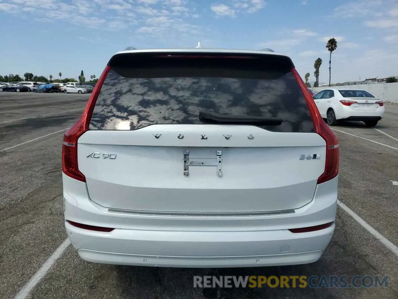 6 Photograph of a damaged car YV4062PV8P1904837 VOLVO XC90 CORE 2023