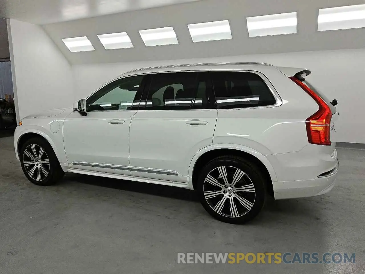 2 Photograph of a damaged car YV4H60CK6R1257389 VOLVO XC90 CORE 2024