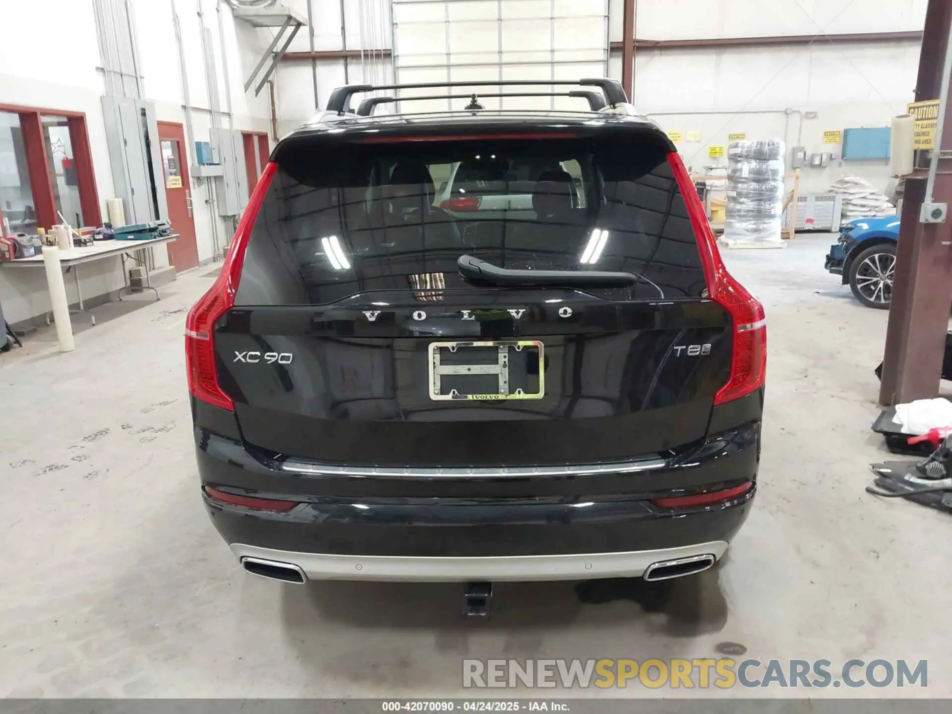 17 Photograph of a damaged car YV4BR00K9L1594955 VOLVO XC90 HYBRID 2020