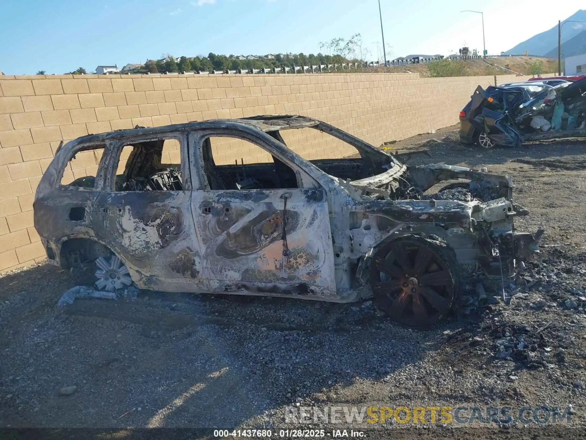 12 Photograph of a damaged car YV4BR0CL4L1586881 VOLVO XC90 HYBRID 2020