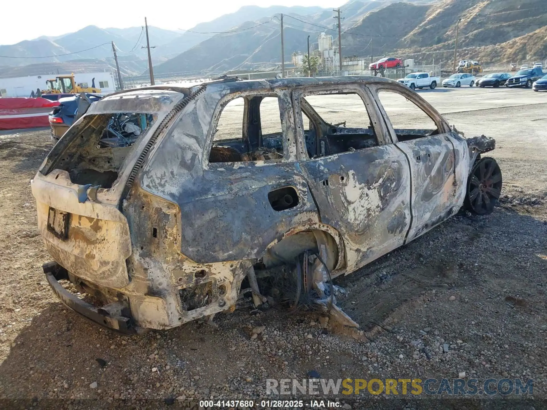 4 Photograph of a damaged car YV4BR0CL4L1586881 VOLVO XC90 HYBRID 2020