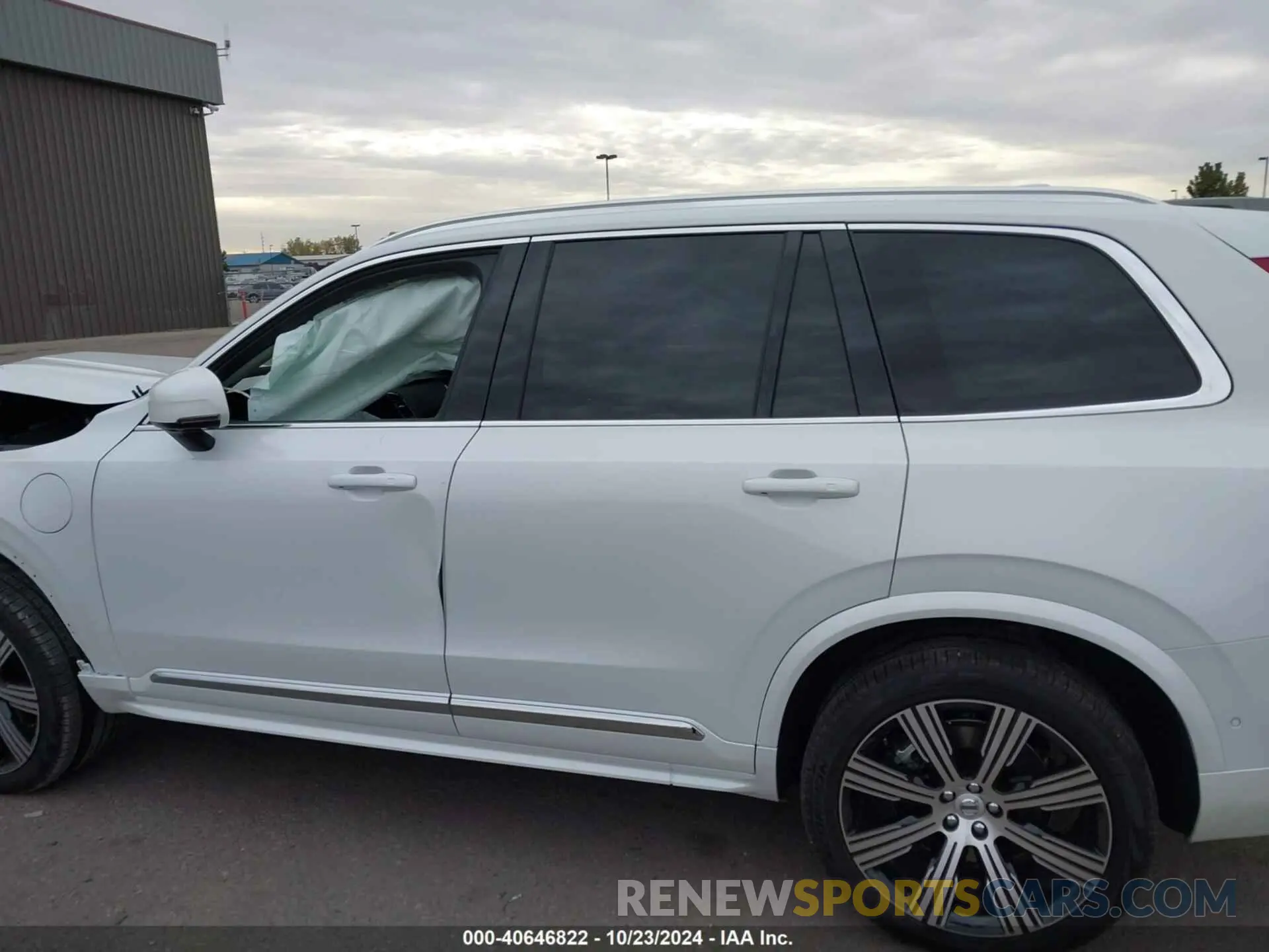 14 Photograph of a damaged car YV4H60JE6S1301040 VOLVO XC90 PLUG-IN HYBRID 2025