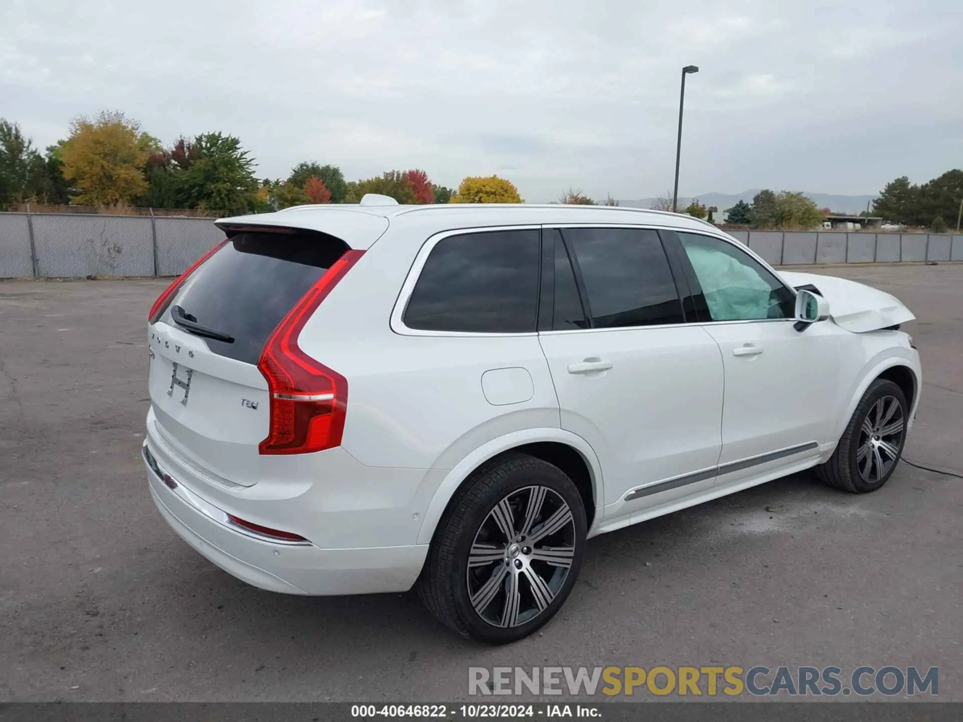 4 Photograph of a damaged car YV4H60JE6S1301040 VOLVO XC90 PLUG-IN HYBRID 2025