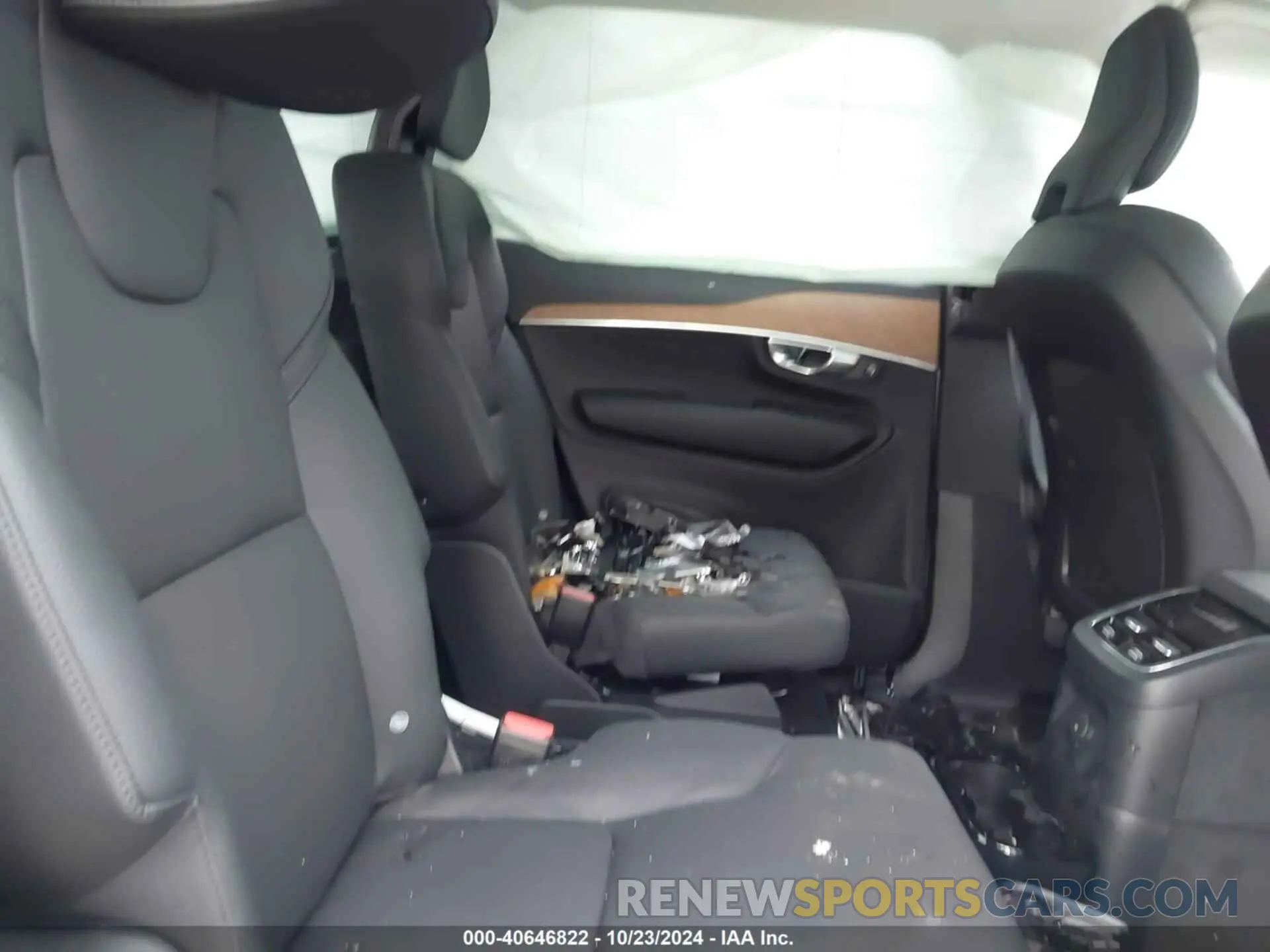 8 Photograph of a damaged car YV4H60JE6S1301040 VOLVO XC90 PLUG-IN HYBRID 2025