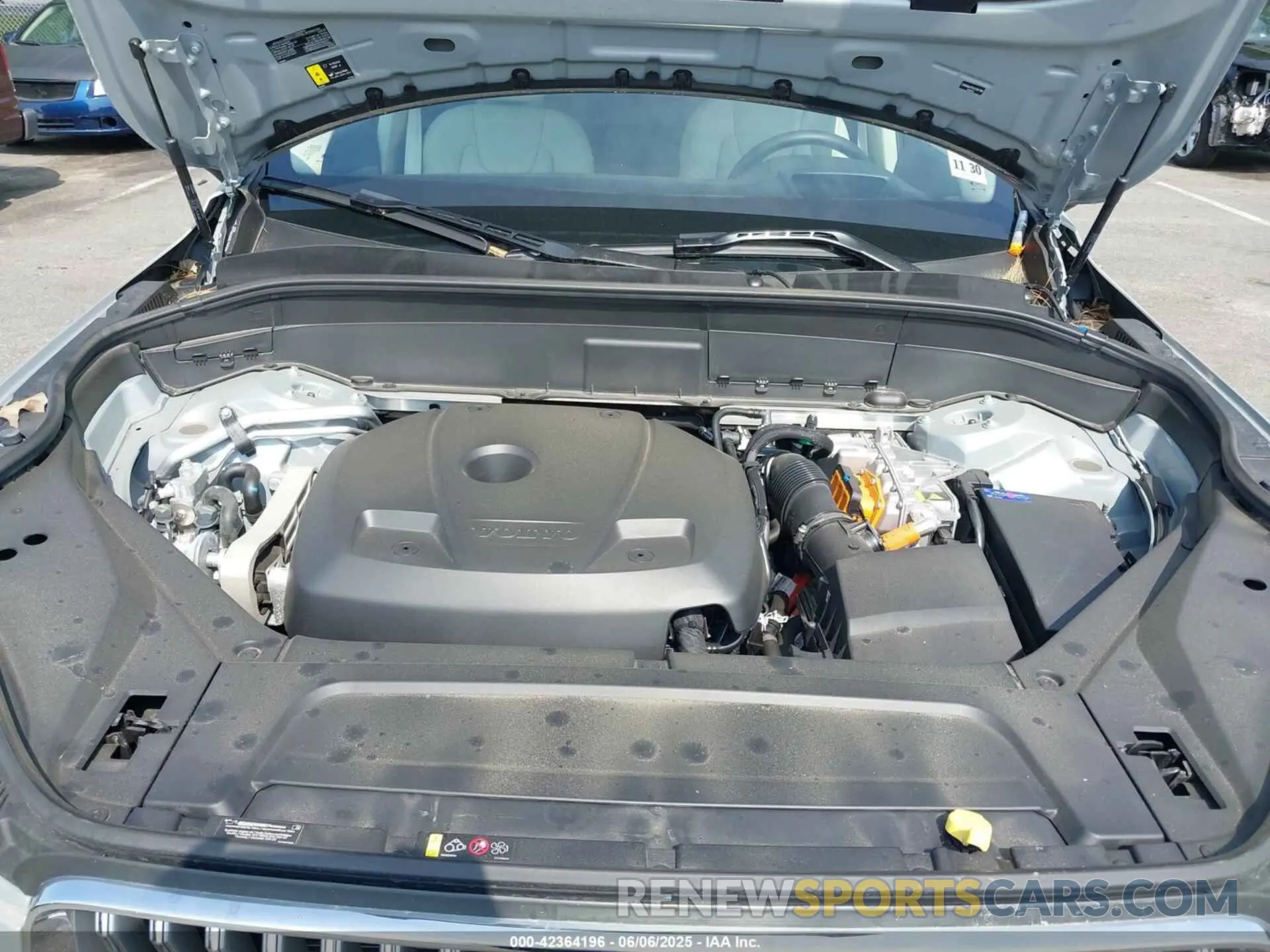 10 Photograph of a damaged car YV4H60JF9S1294190 VOLVO XC90 PLUG-IN HYBRID 2025