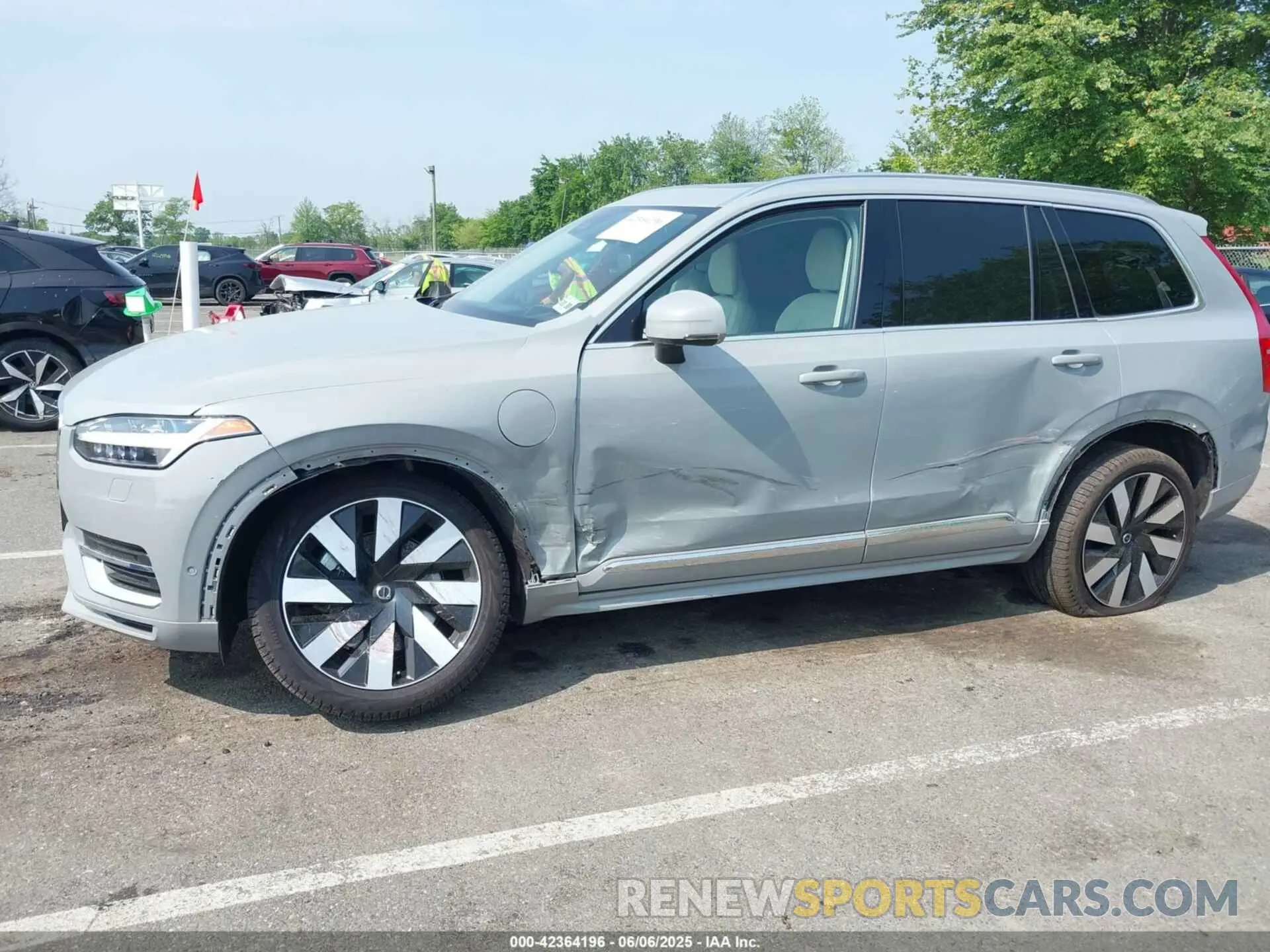 6 Photograph of a damaged car YV4H60JF9S1294190 VOLVO XC90 PLUG-IN HYBRID 2025