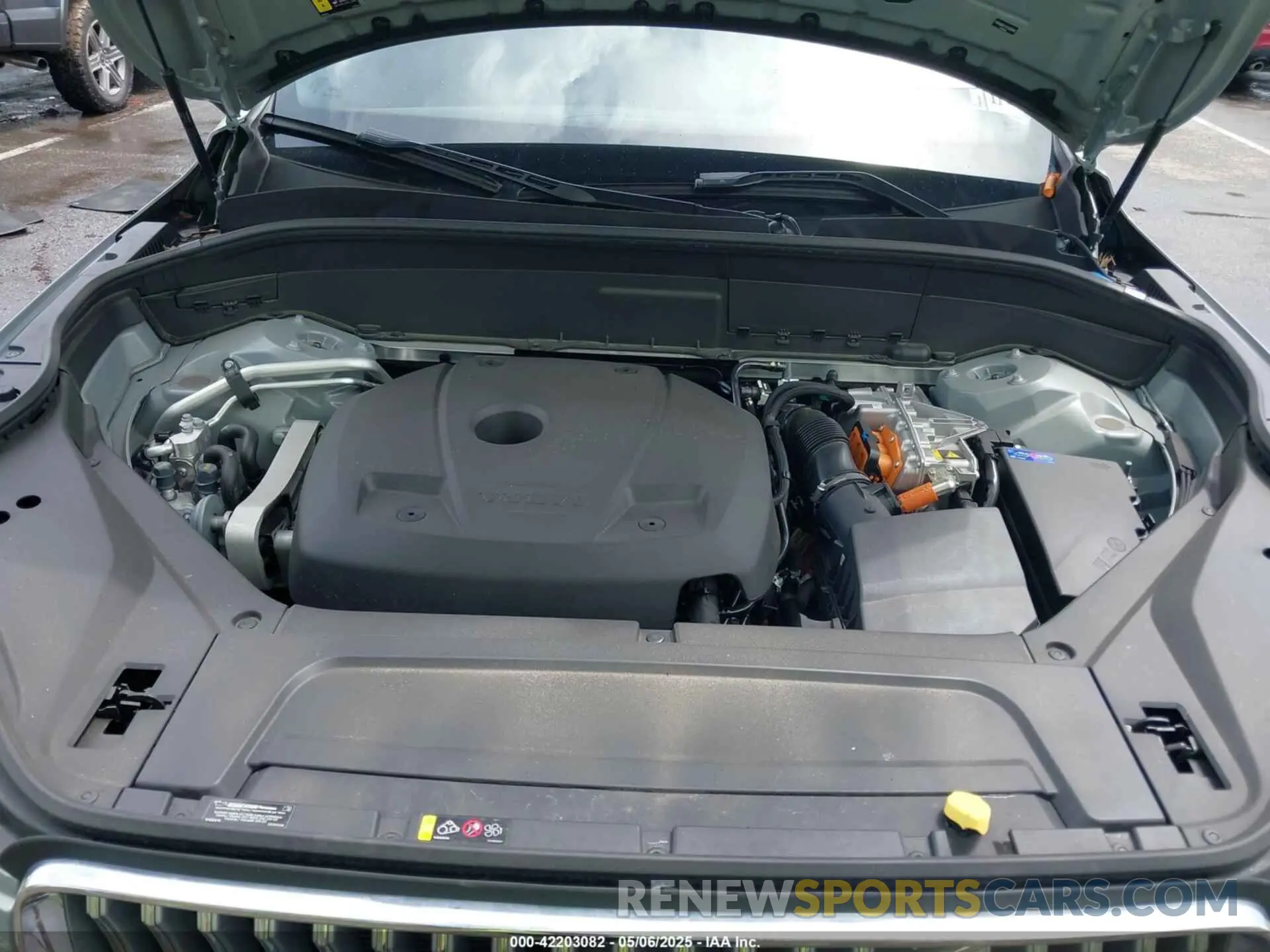 10 Photograph of a damaged car YV4H60PE1S1328346 VOLVO XC90 PLUG-IN HYBRID 2025