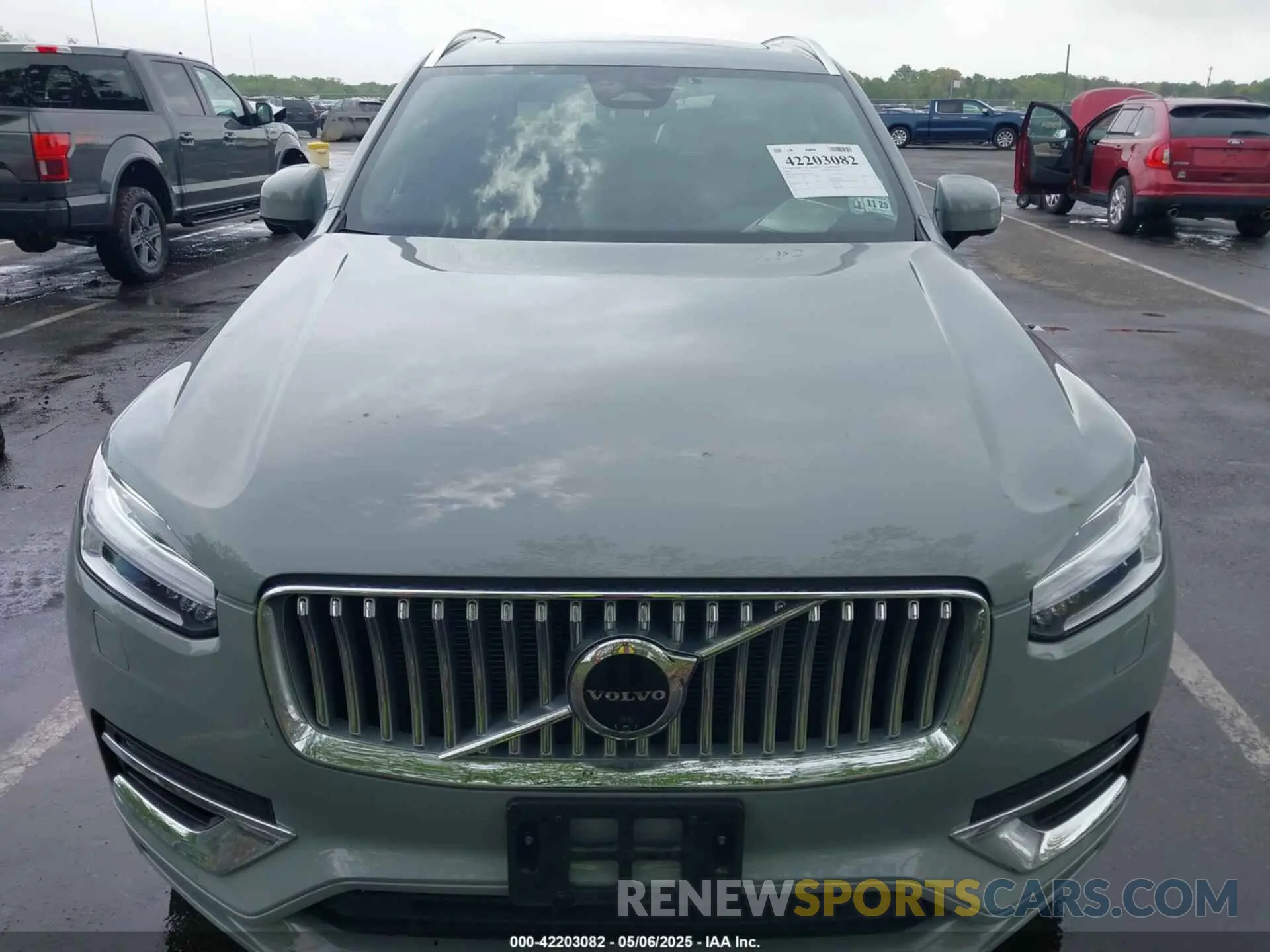12 Photograph of a damaged car YV4H60PE1S1328346 VOLVO XC90 PLUG-IN HYBRID 2025