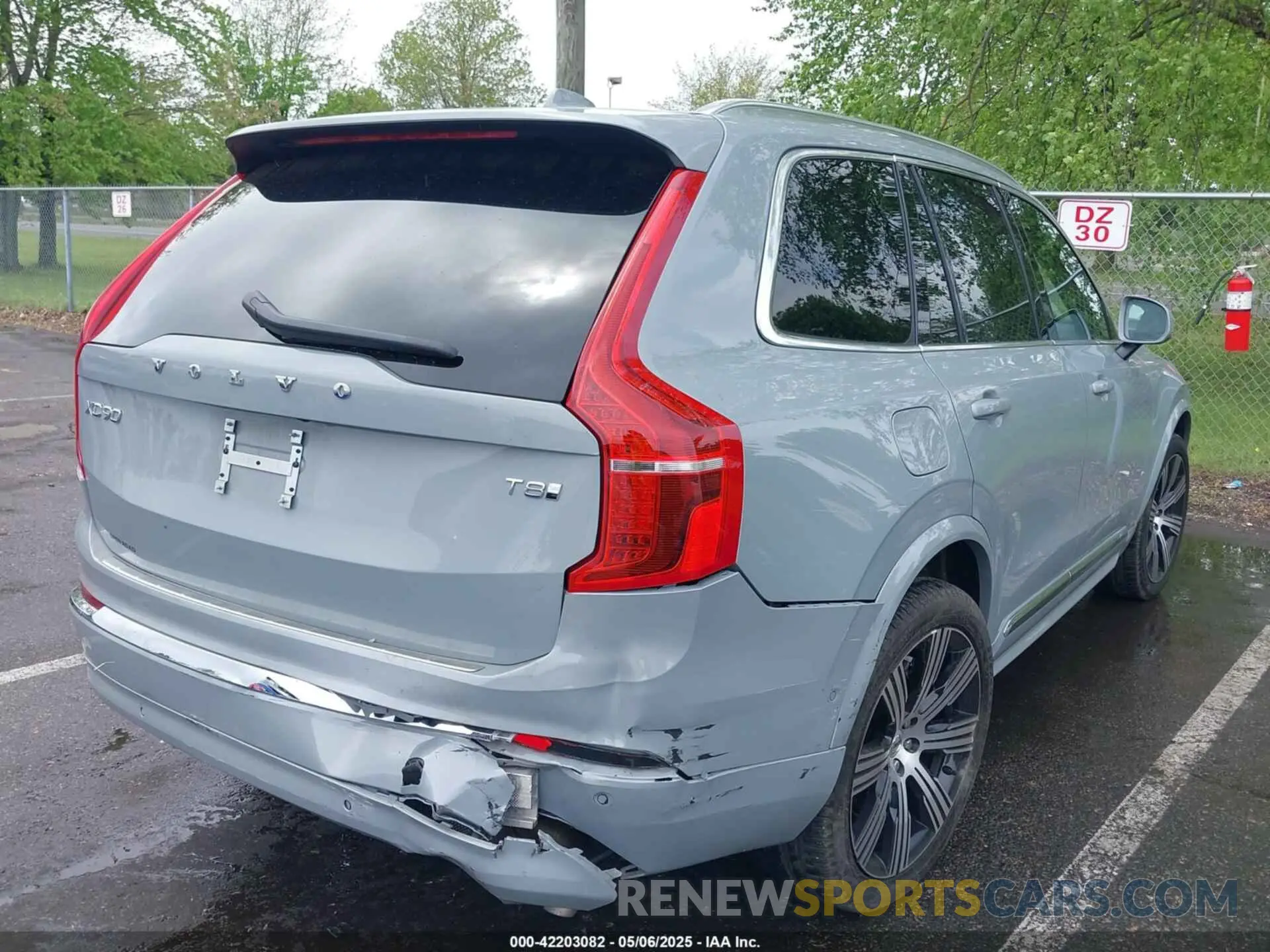 4 Photograph of a damaged car YV4H60PE1S1328346 VOLVO XC90 PLUG-IN HYBRID 2025