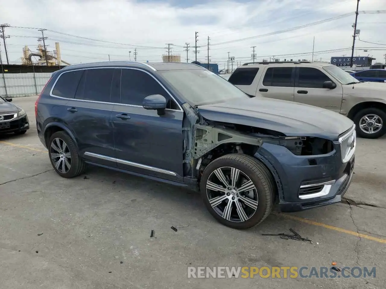 4 Photograph of a damaged car YV4H60CN7P1988937 VOLVO XC90 PLUS 2023