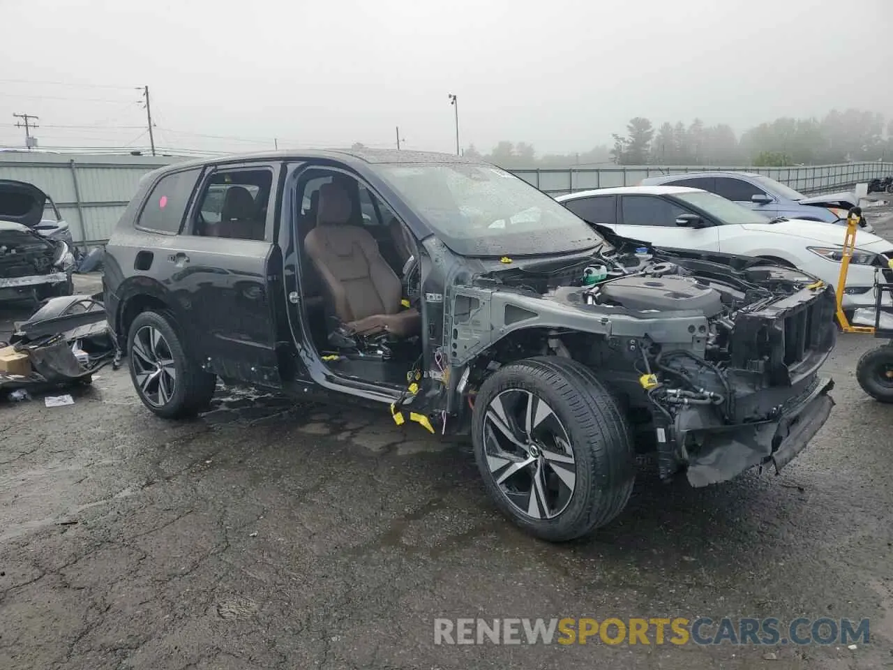 4 Photograph of a damaged car YV4H60CW4P1933578 VOLVO XC90 PLUS 2023