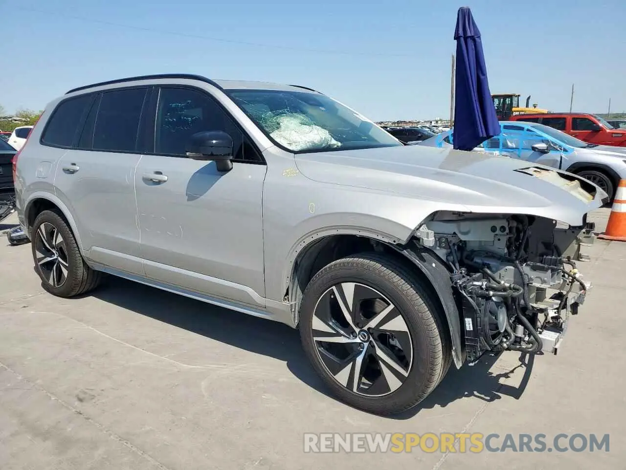 4 Photograph of a damaged car YV4H60CW5P1950440 VOLVO XC90 PLUS 2023