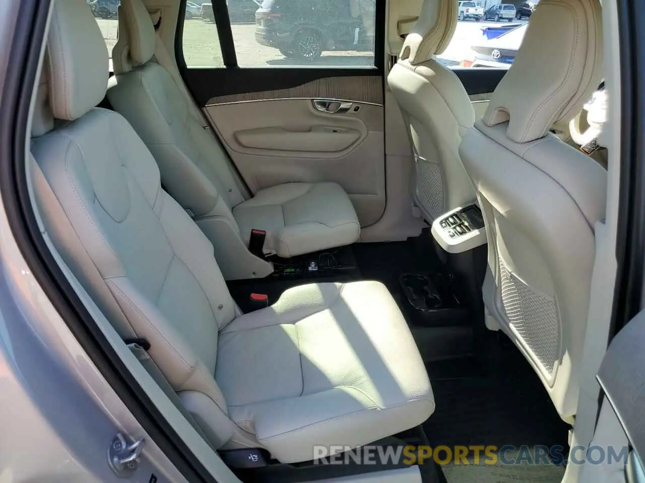 11 Photograph of a damaged car YV4062JE0R1209795 VOLVO XC90 PLUS 2024