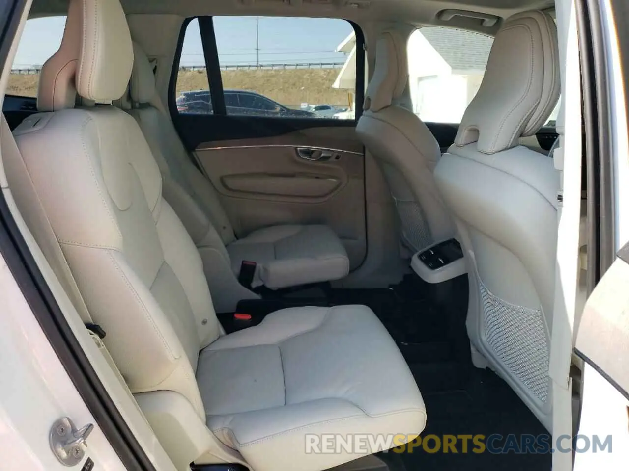 11 Photograph of a damaged car YV4062JE4R1154350 VOLVO XC90 PLUS 2024