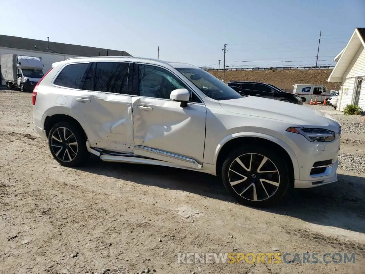 4 Photograph of a damaged car YV4062JE4R1154350 VOLVO XC90 PLUS 2024
